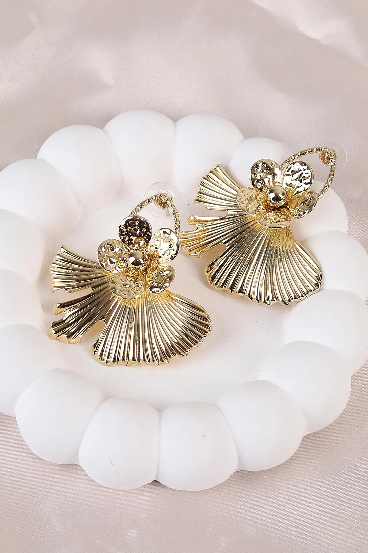 Gold Çiçek Küpe 486495