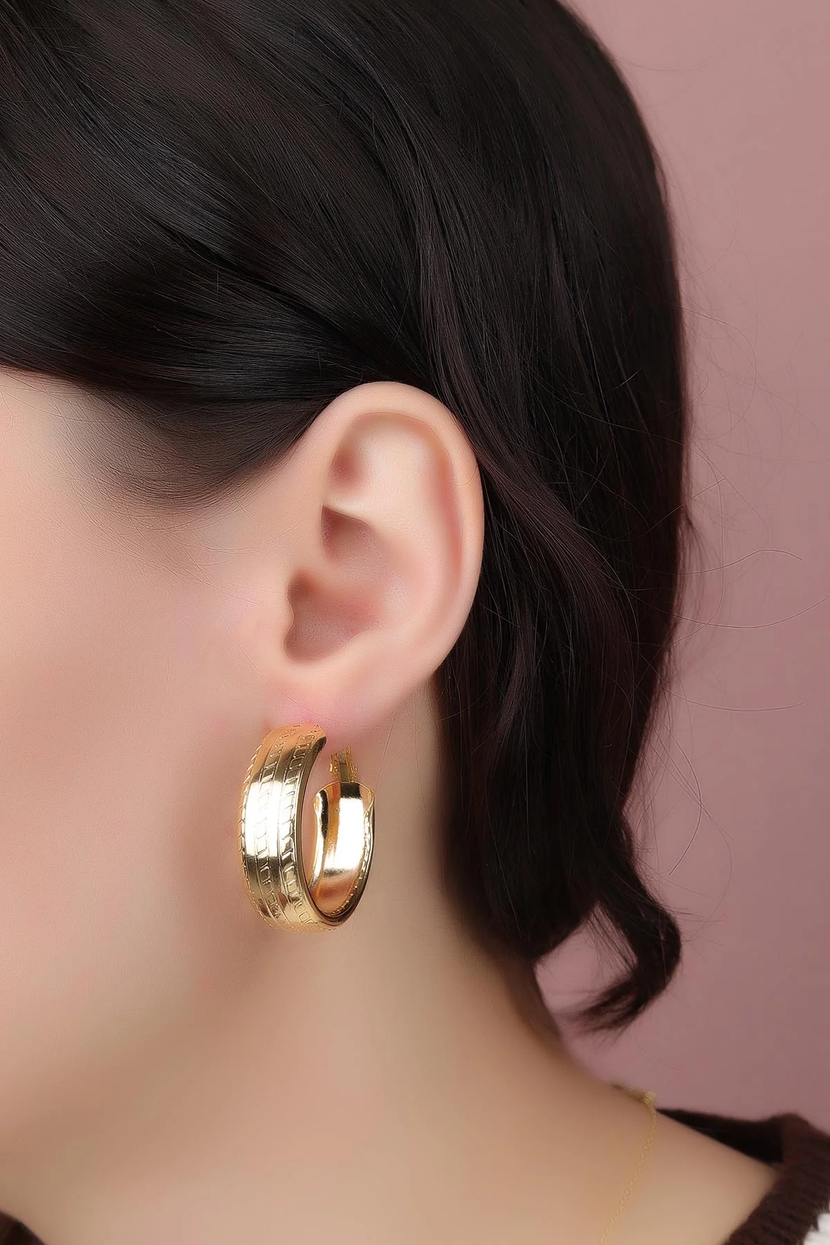 Gold İşlemeli Kalın Halka Model Küpe 330835