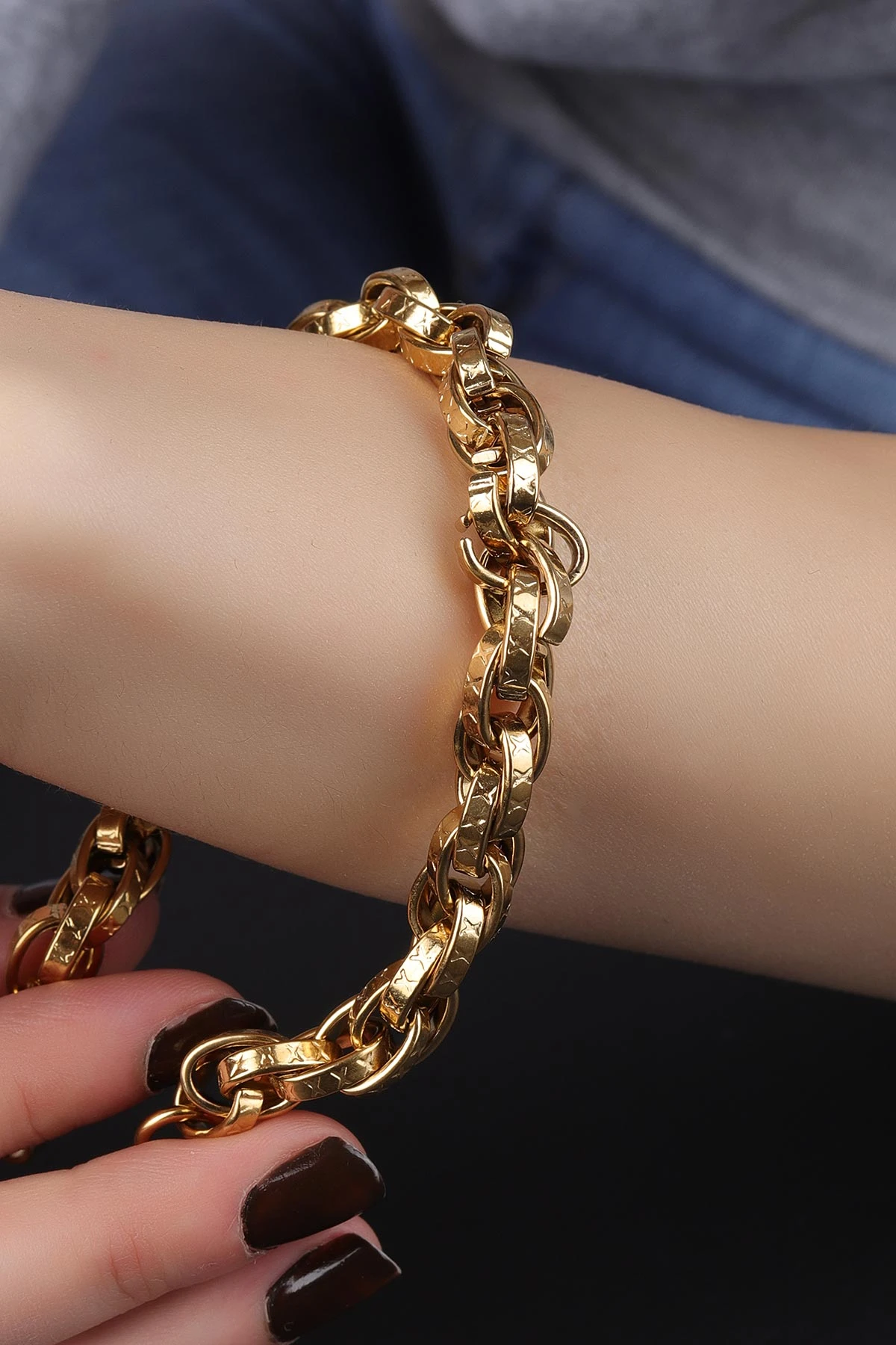 Gold İşlemeli Kalın Zincir Çelik Bileklik 309673