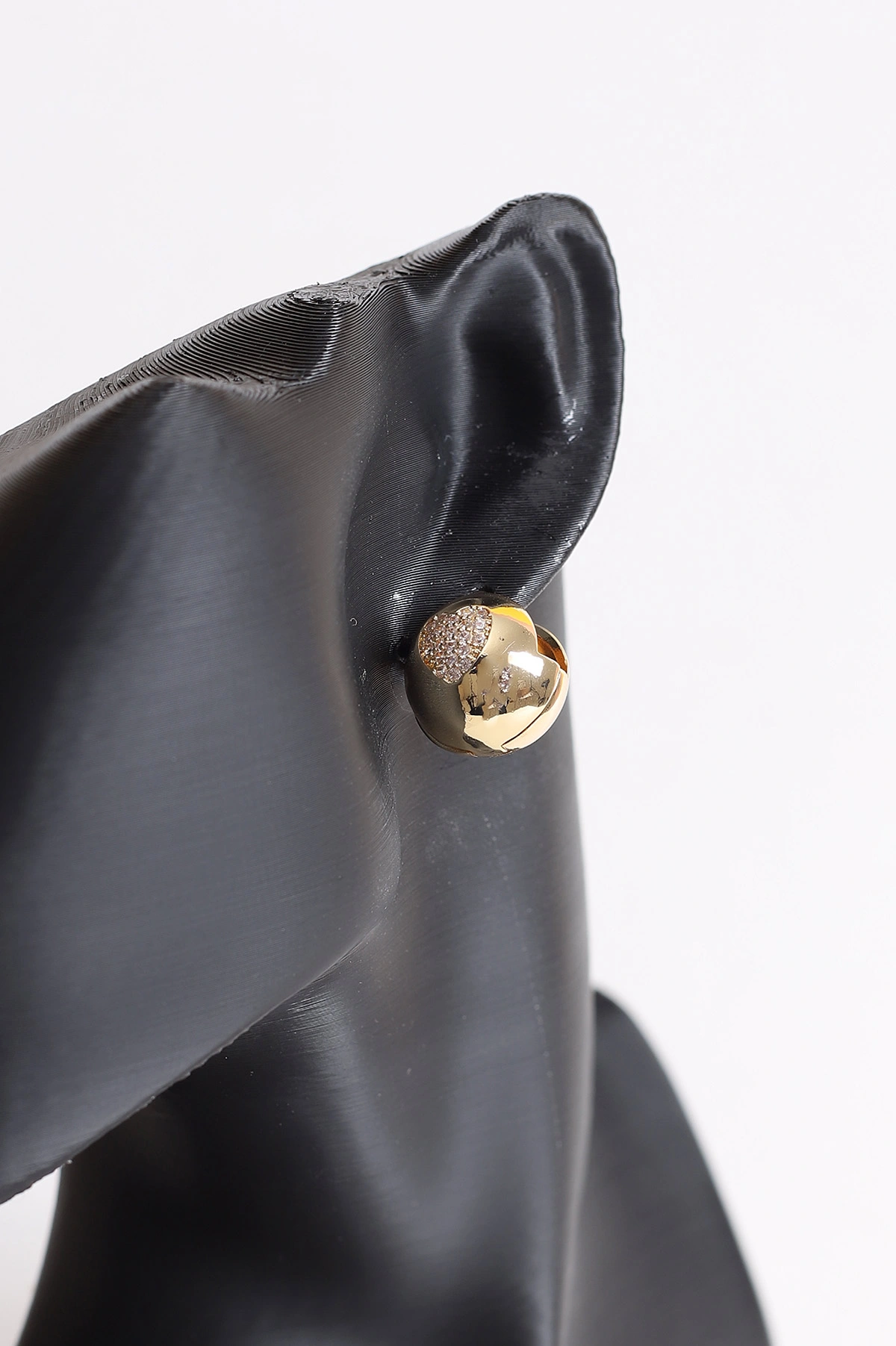 Gold Kalp Detaylı Top Küpe 371433