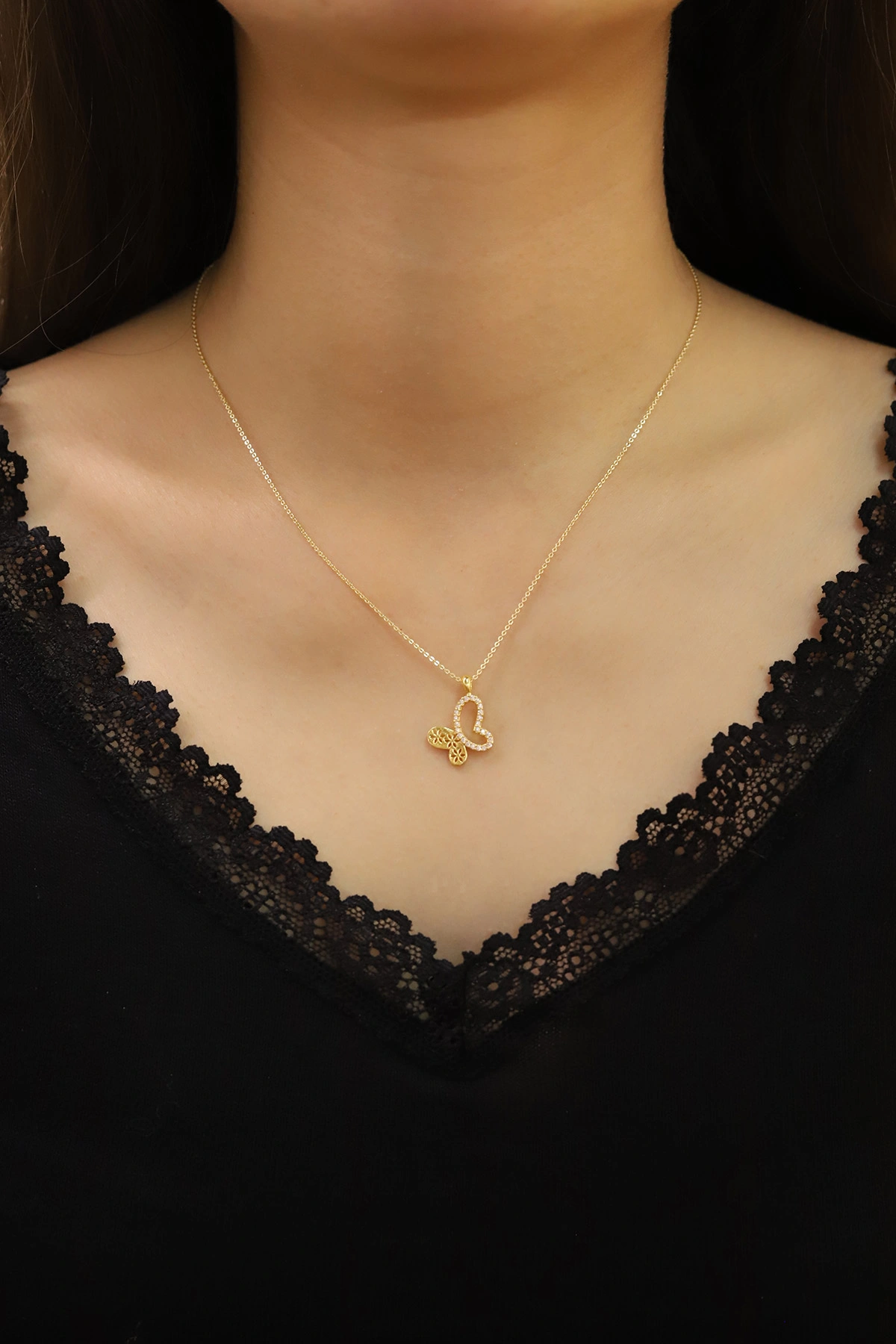 Gold Kanadı Zirkon Taşlı Kelebek Model Şık Kolye 430235