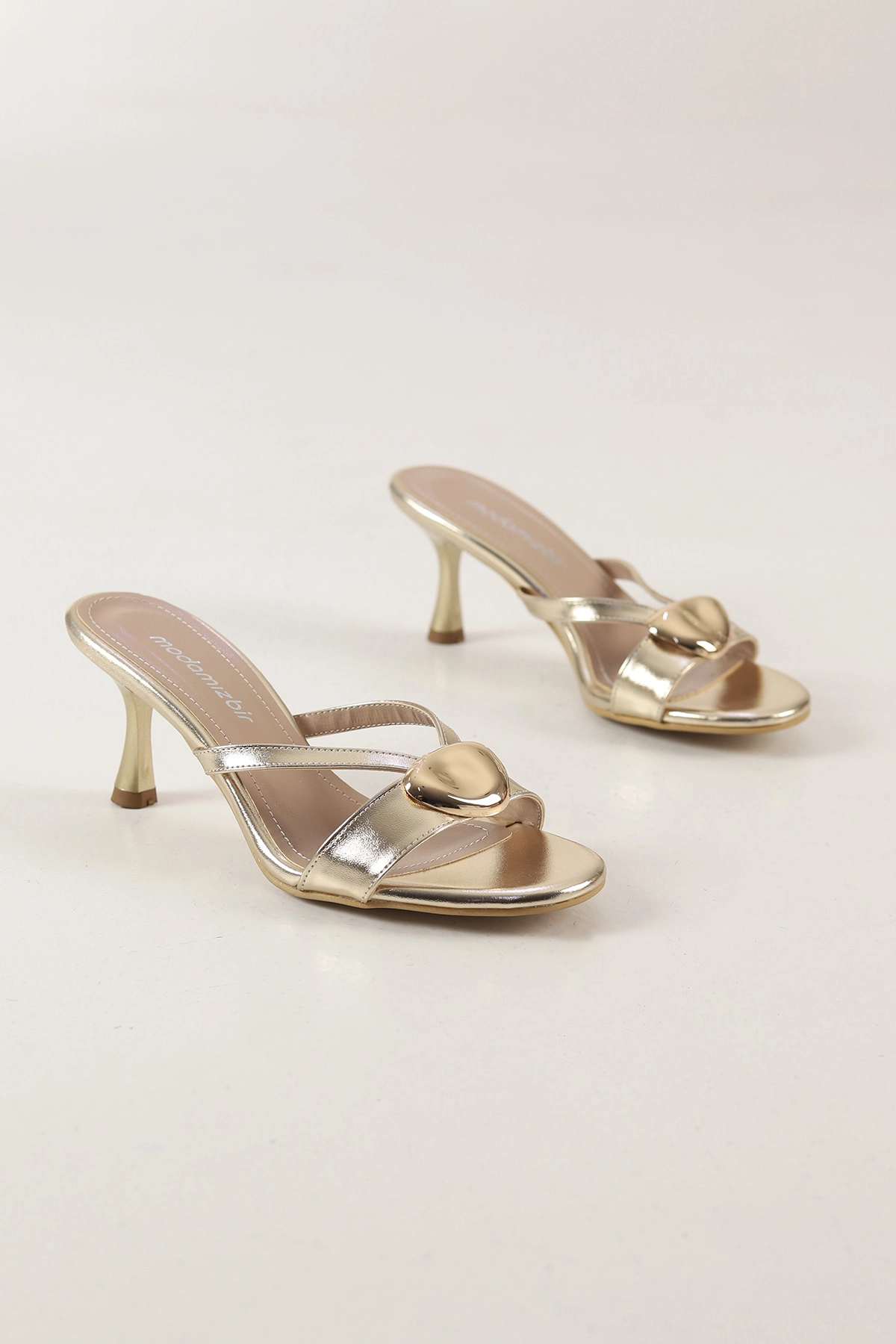 Gold Kırışık Toka Detaylı Kadın Topuklu Terlik 444960