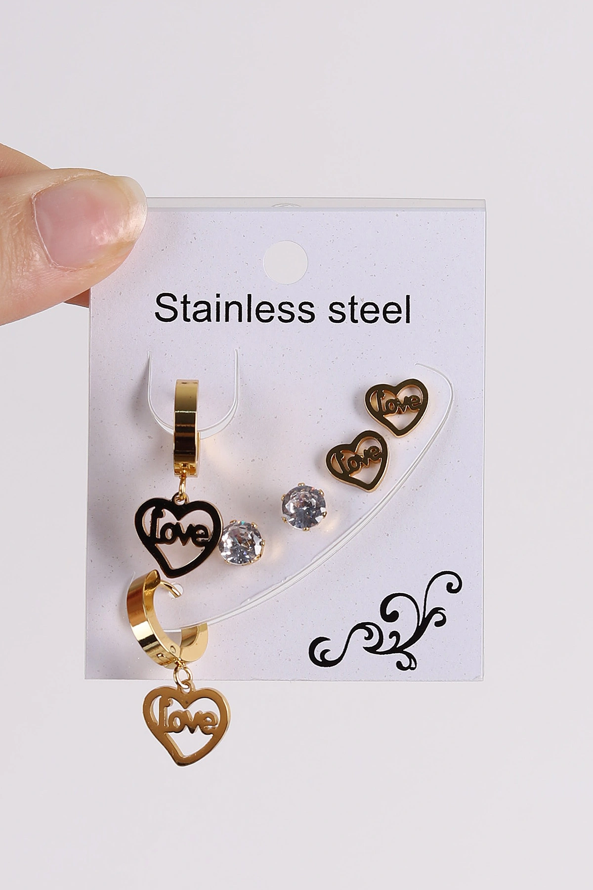 Gold Love Figürlü  Karışık Model Küpe Seti 486376