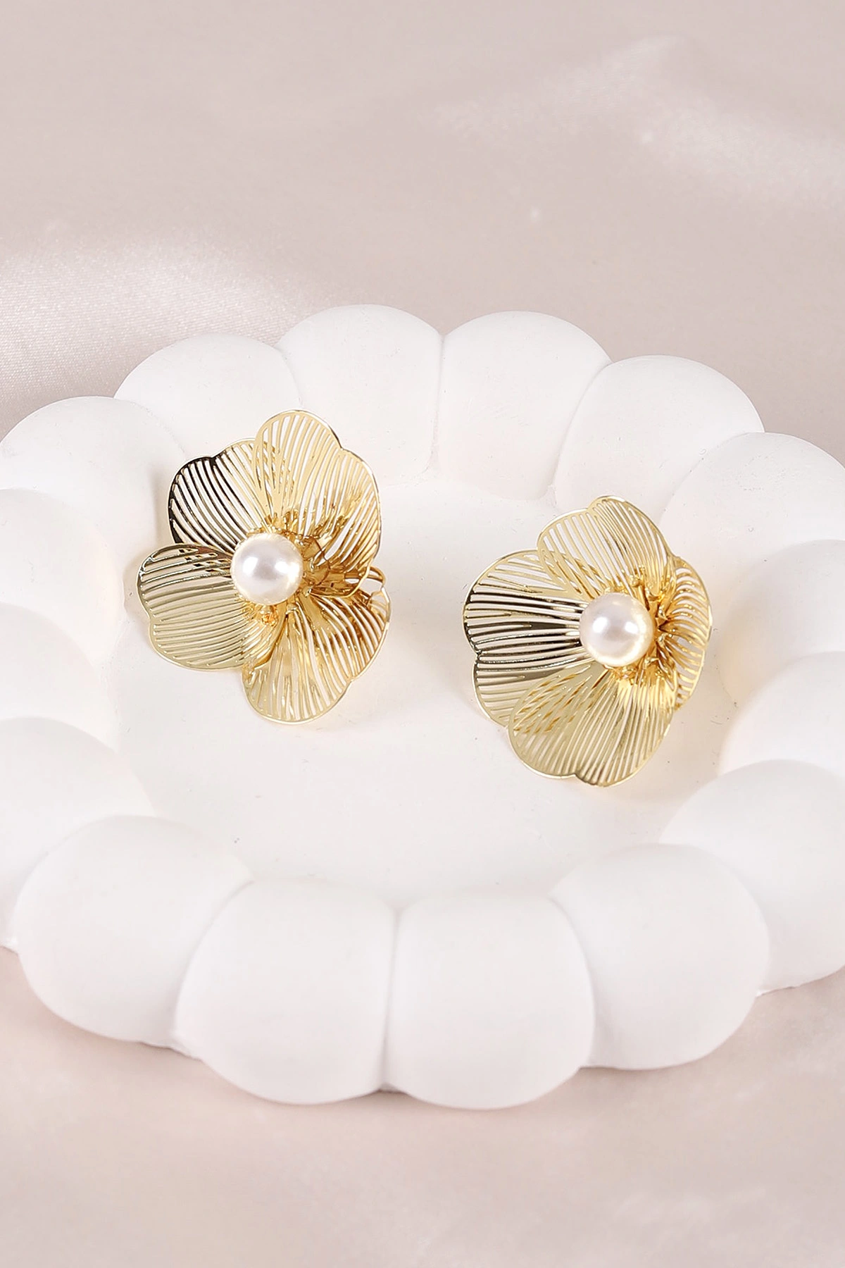 Gold Ortası İncili Küpe 450935