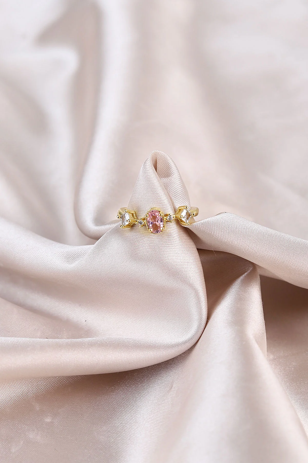 Gold Pembe Taşlı Ayarlanabilen Zarif  Yüzük 491912