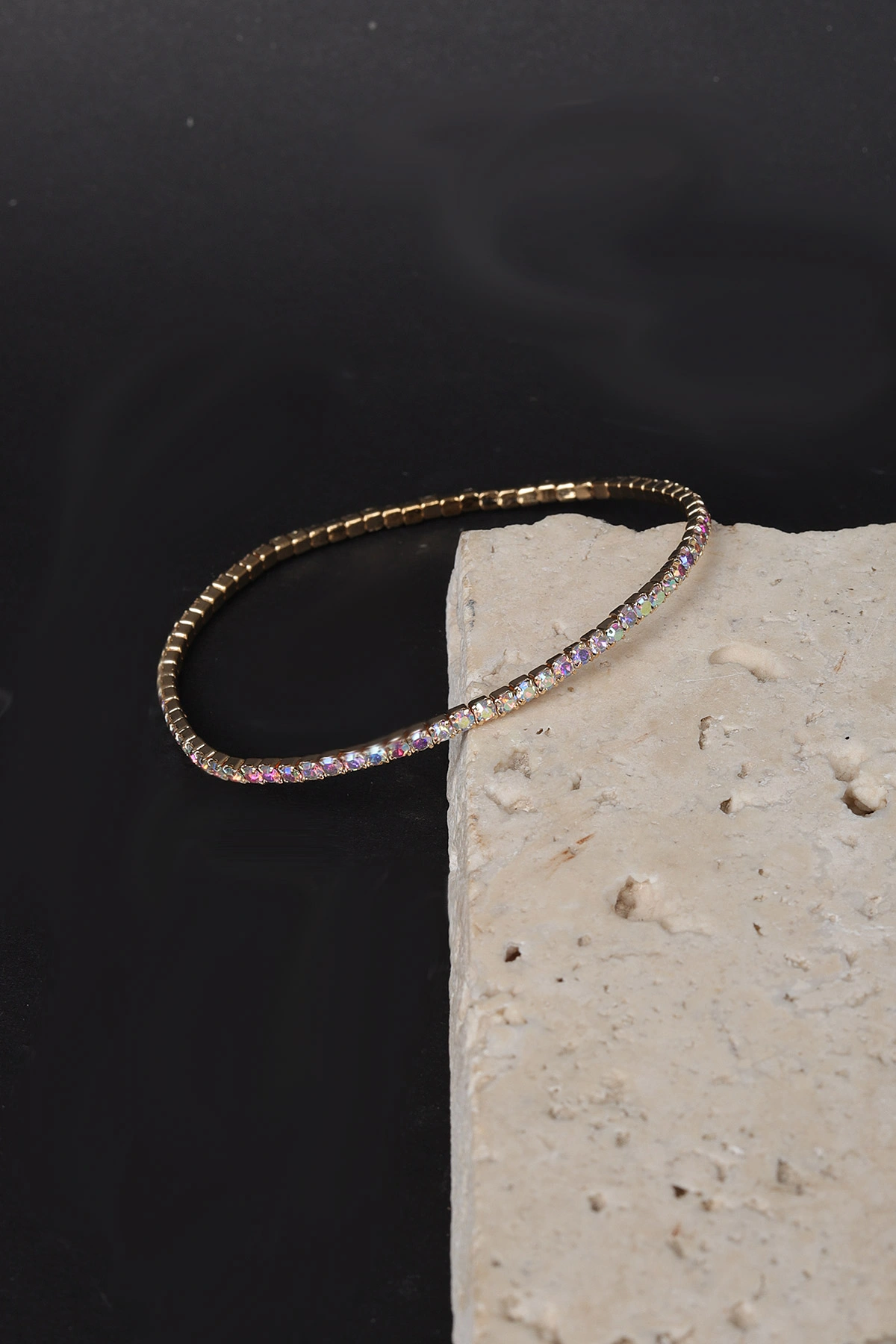Gold Renkli Su Yolu Taşlı Lastikli Bileklik 308375