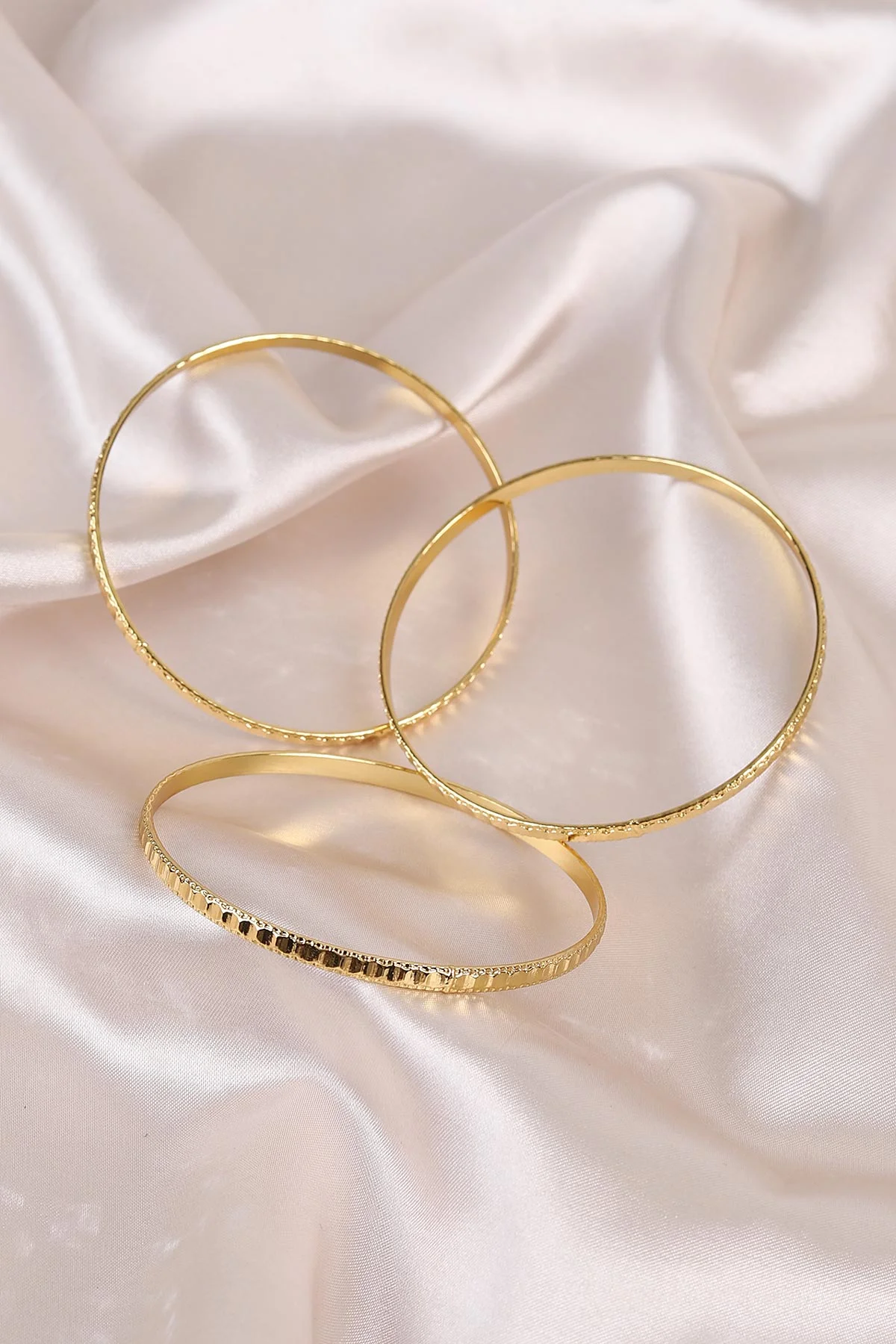 Gold Üzeri Kare Desenli 3'lü  Çelik Ajda Bilezik 484693