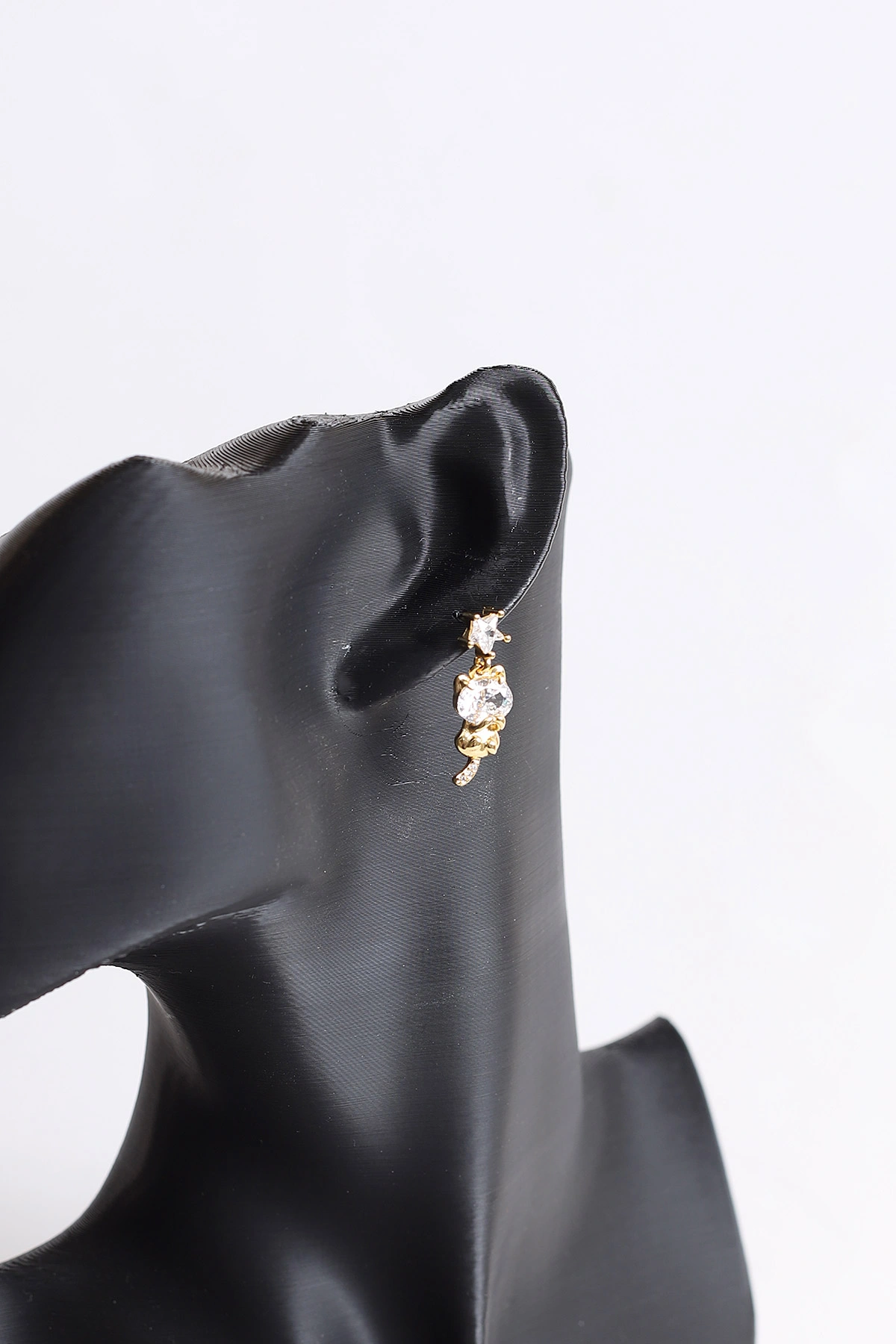 Gold Yıldız Model Zirkon Taşlı  Sallantı   Küpe 371060