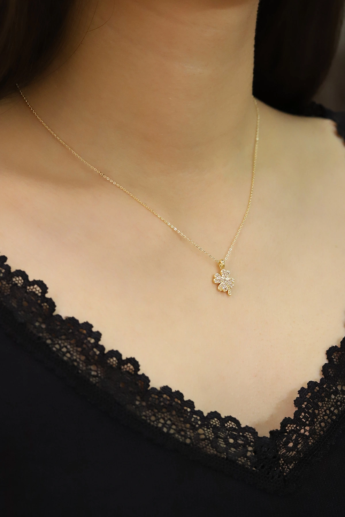 Gold Yonca Model Zirkon Taşlı   Şık Kolye 430238