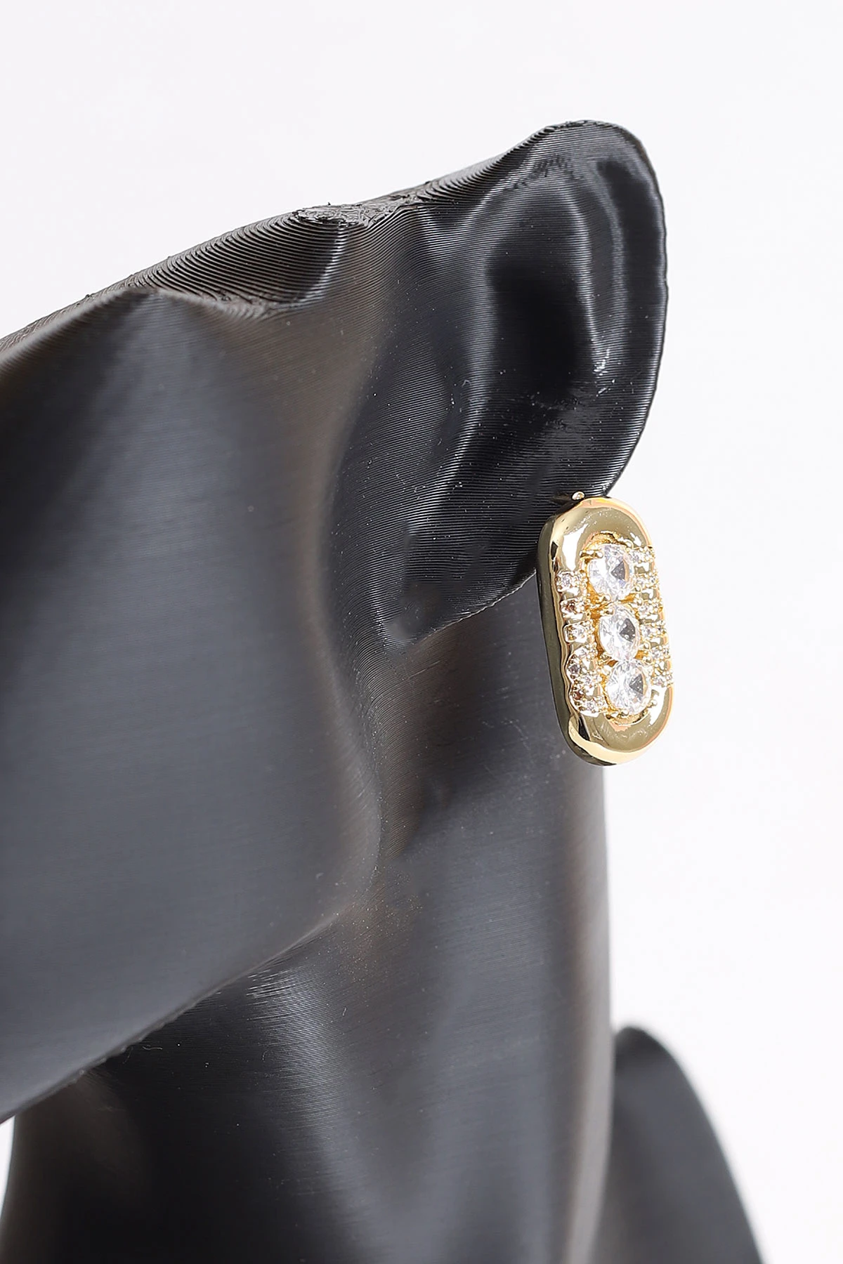 Gold Zirkon Taşlı Çivi Küpe 371507