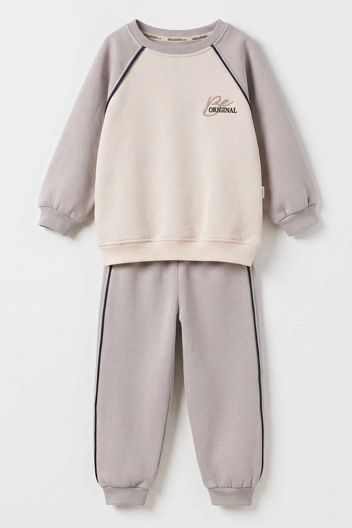 Gri (1-5 Yaş) Reglan Kol Kıl Biyeli Nakışlı 3 İp Şardonlu Erkek Çocuk Kışlık Takım 492146