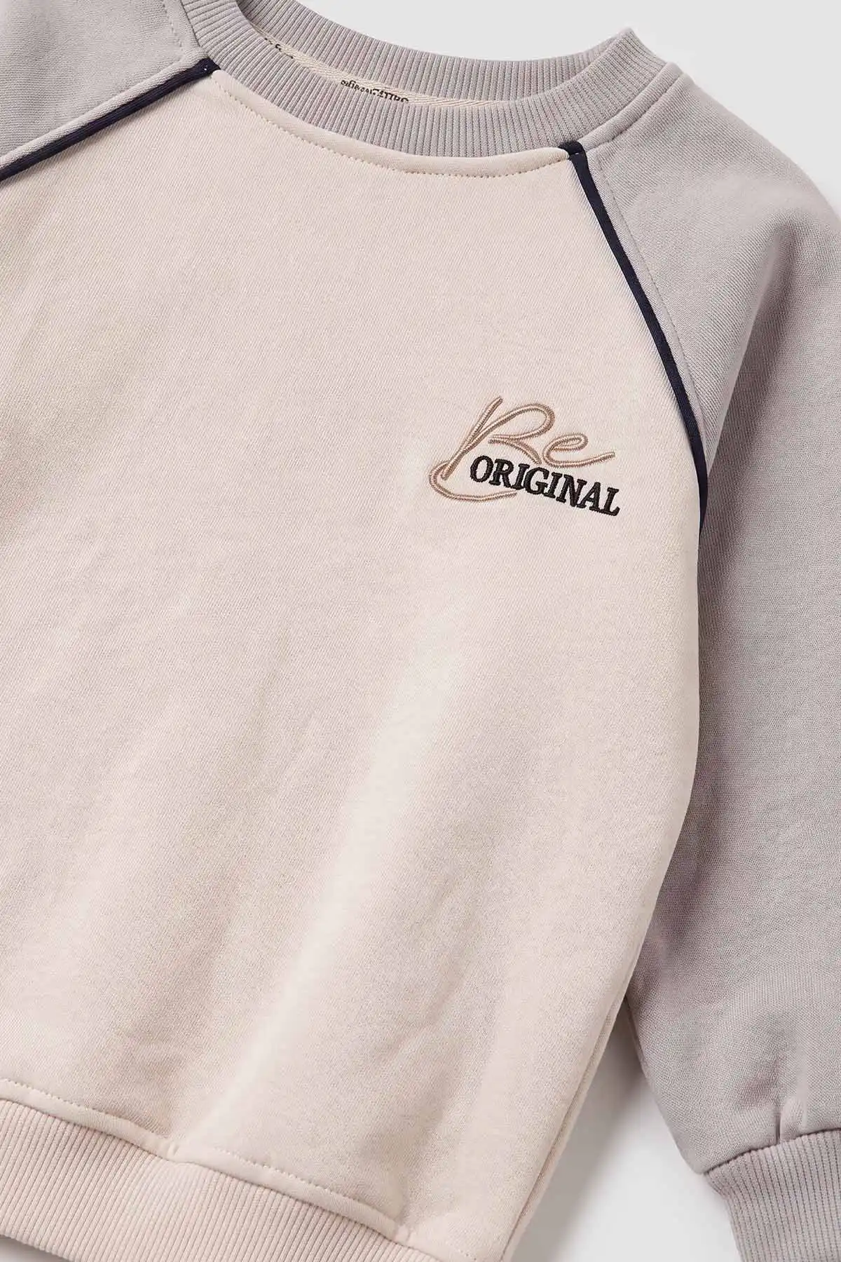 Gri (1-5 Yaş) Reglan Kol Kıl Biyeli Nakışlı 3 İp Şardonlu Erkek Çocuk Kışlık Takım 492146