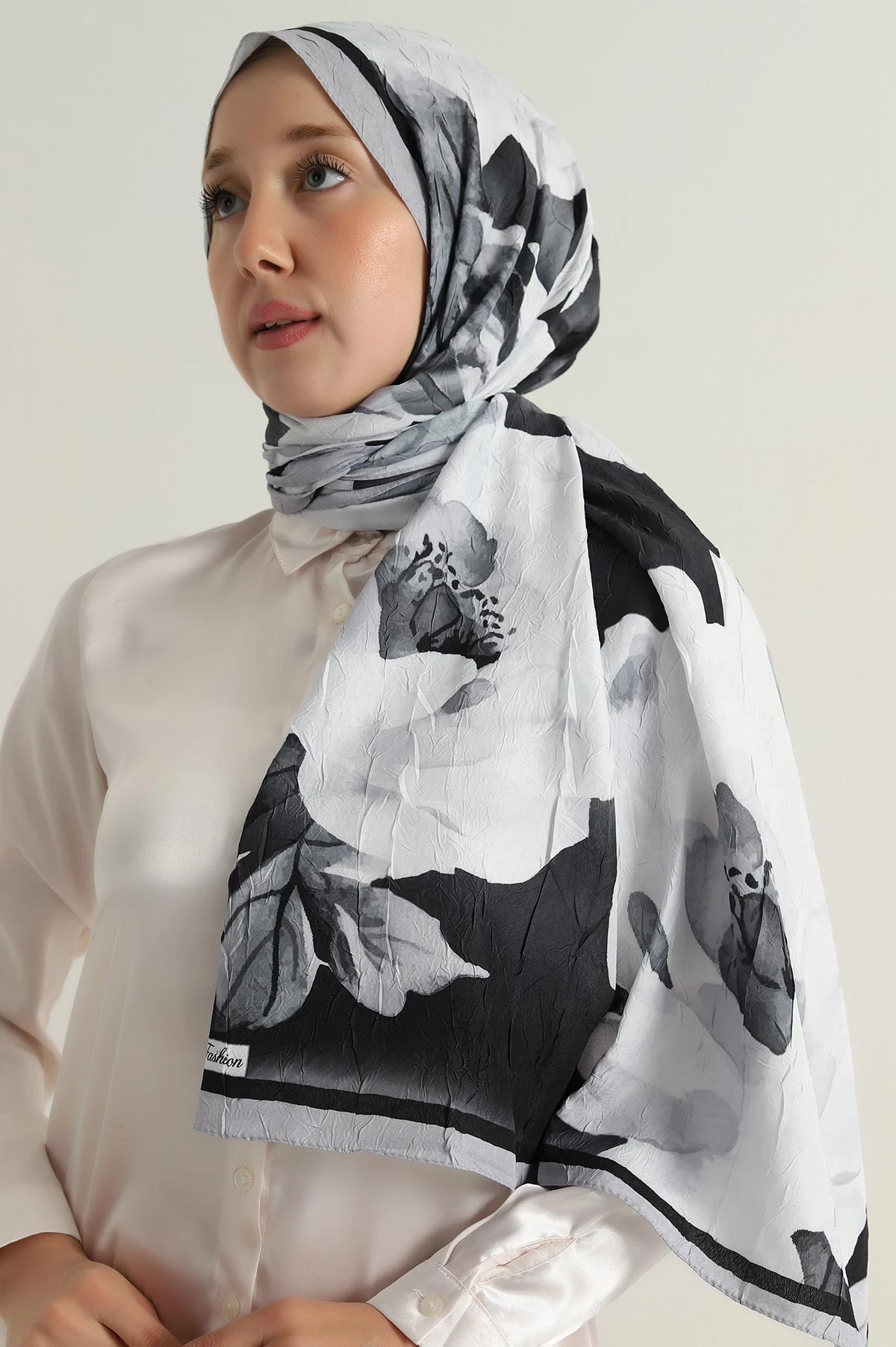 Gri 180x75 Cm Our Fashion Dijital Baskılı Desenli Bambu Kraş Şal 396752