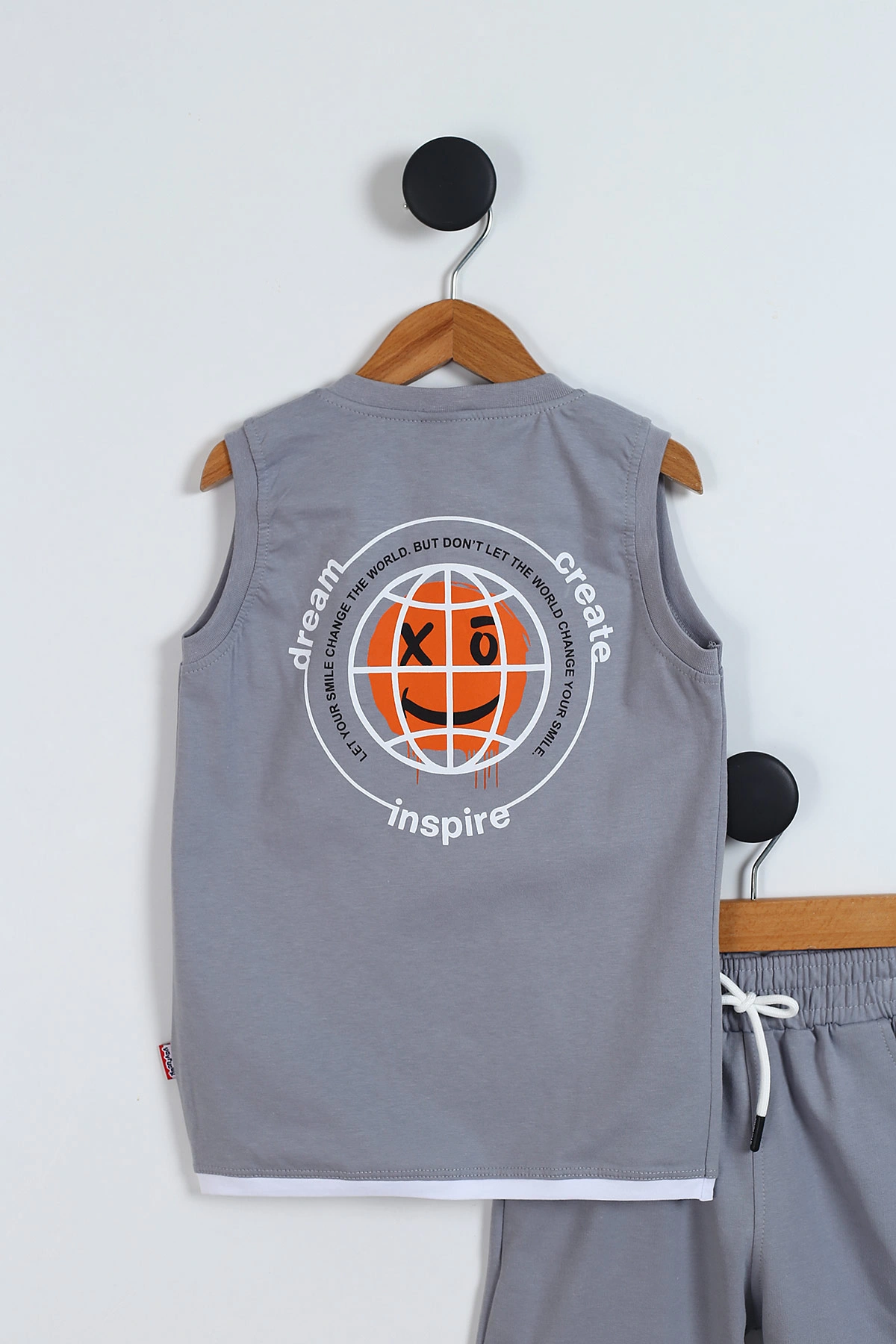 Gri (2-5 Yaş) Yaka Düğmeli Arka Baskılı Sıfır Kol Penye Erkek Çocuk Yazlık Takım 347278