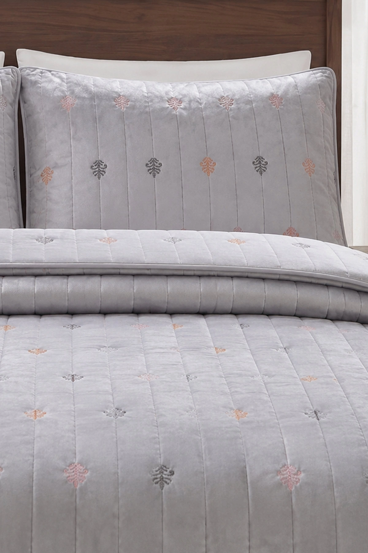 Gri 250x260 Cm Liora Kadife Nakışlı Çift Kişilik Yatak Örtüsü 474562