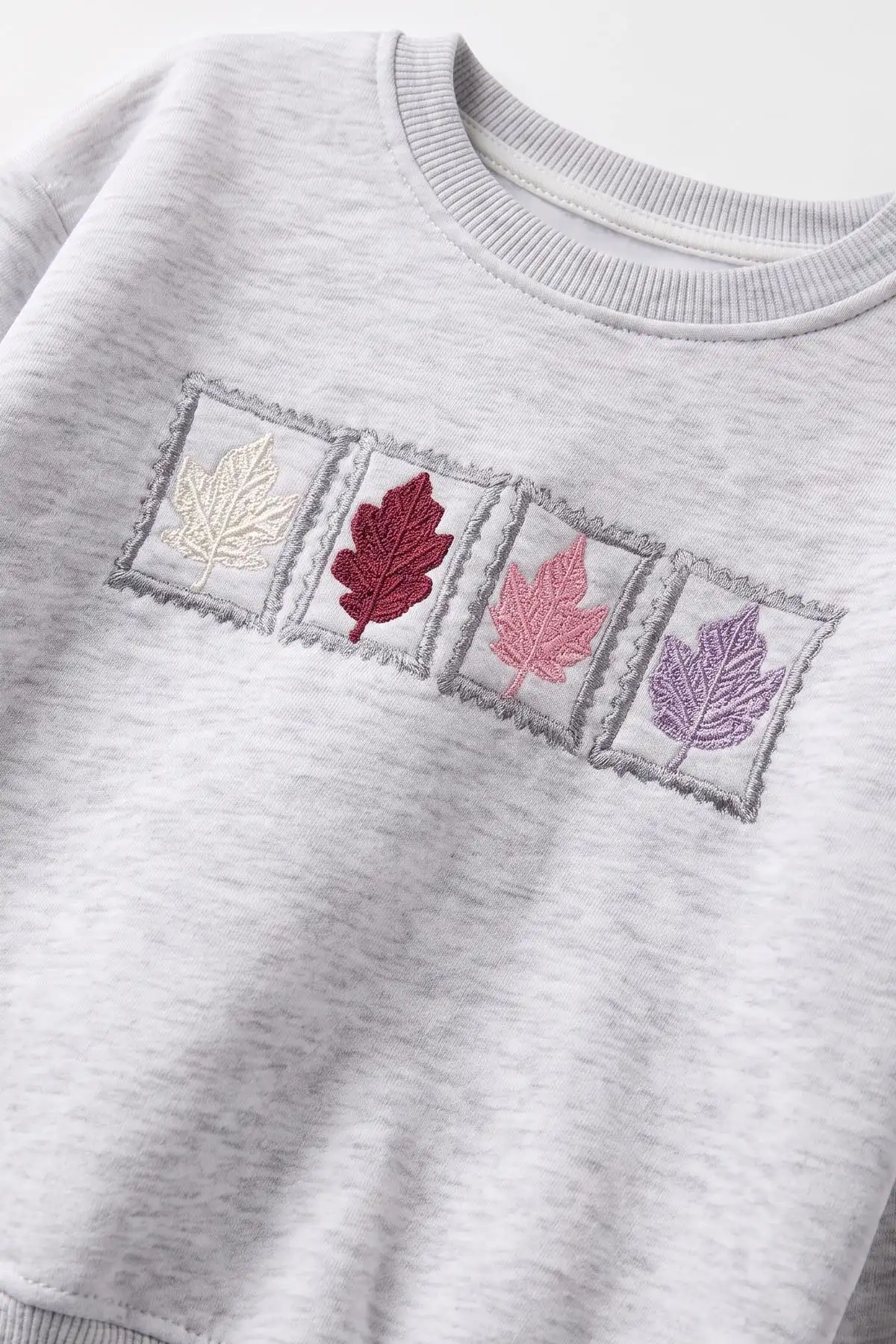 Gri (3-12 Yaş) Yaprak Nakışlı    3 İp Şardonlu Kız Çocuk Sweatshirt 478776