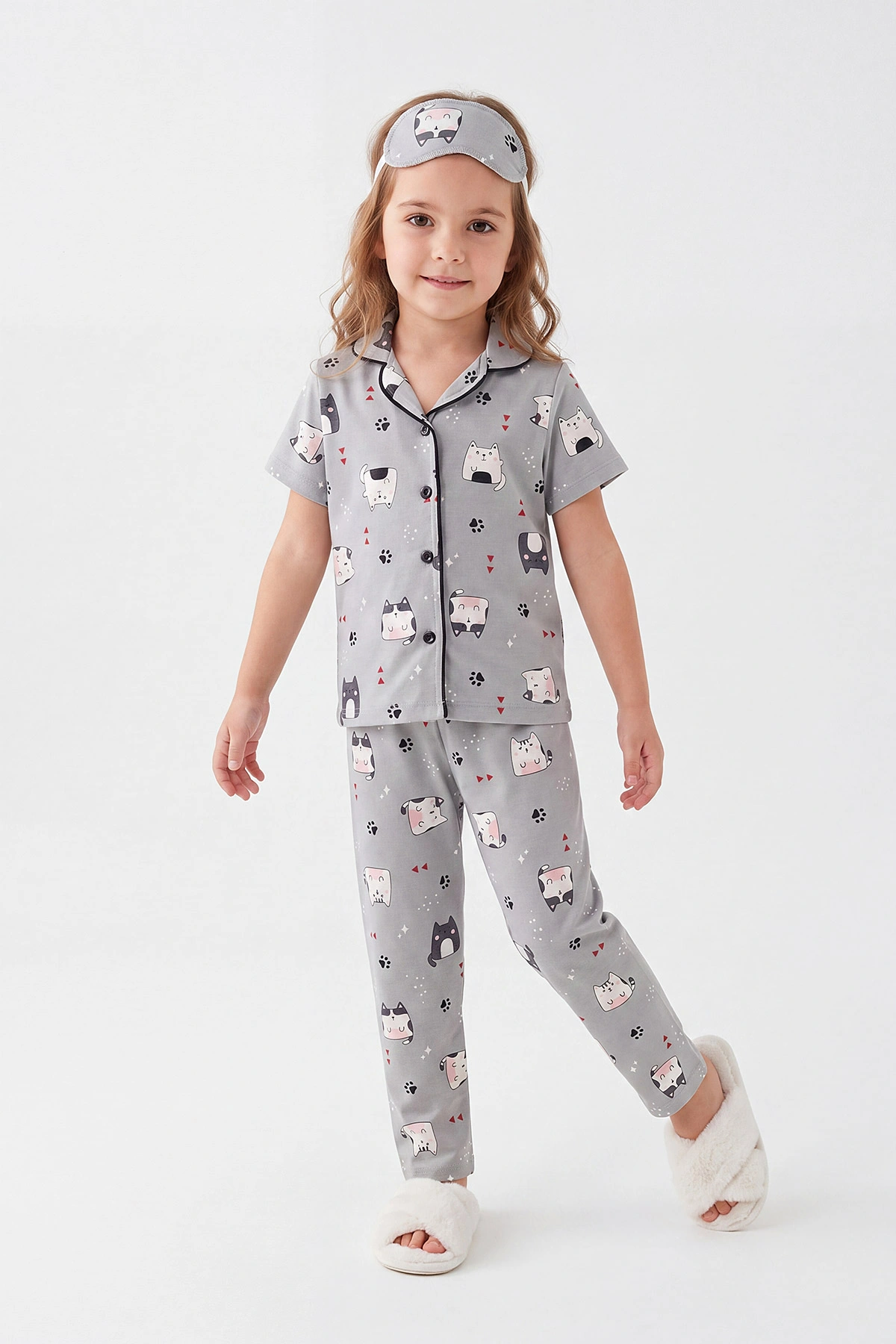 Gri (4-12 Yaş) Baskılı Kısa Kol Ön Düğmeli Göz Bandı Detaylı Kız Çocuk Pijama Takım 453255