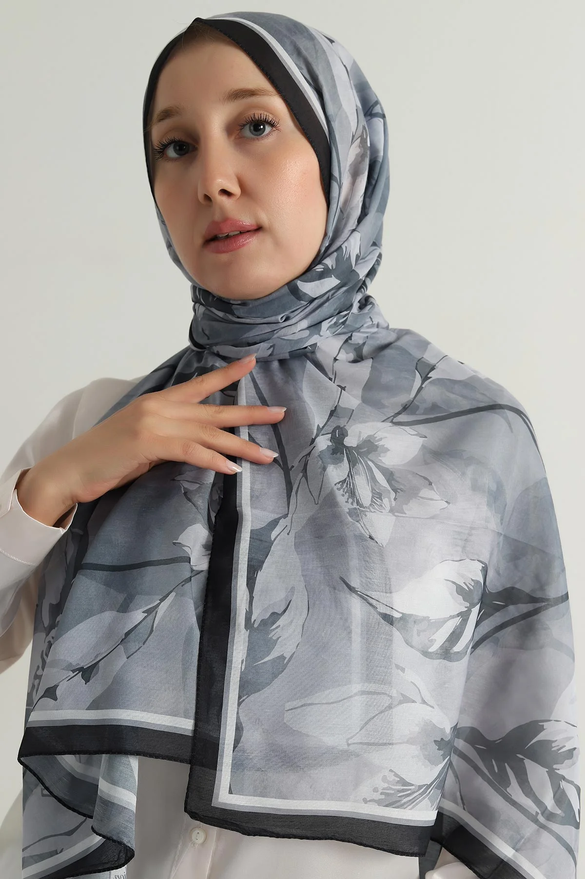 Gri 75x180 Cm Our Fashion Dijital Baskılı Desenli Nova Şal 396796