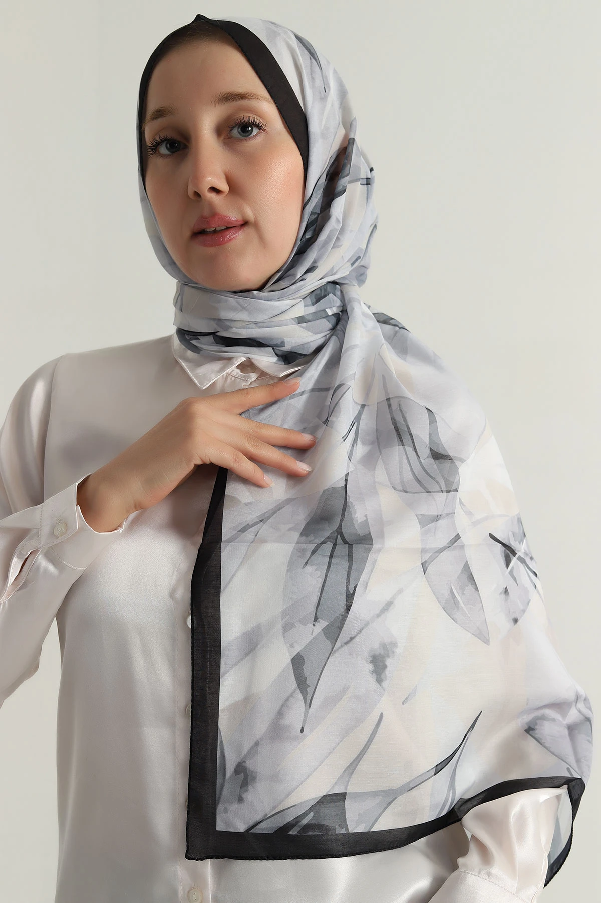 Gri 75x180 Cm Our Fashion Dijital Baskılı Desenli Nova Şal 396811