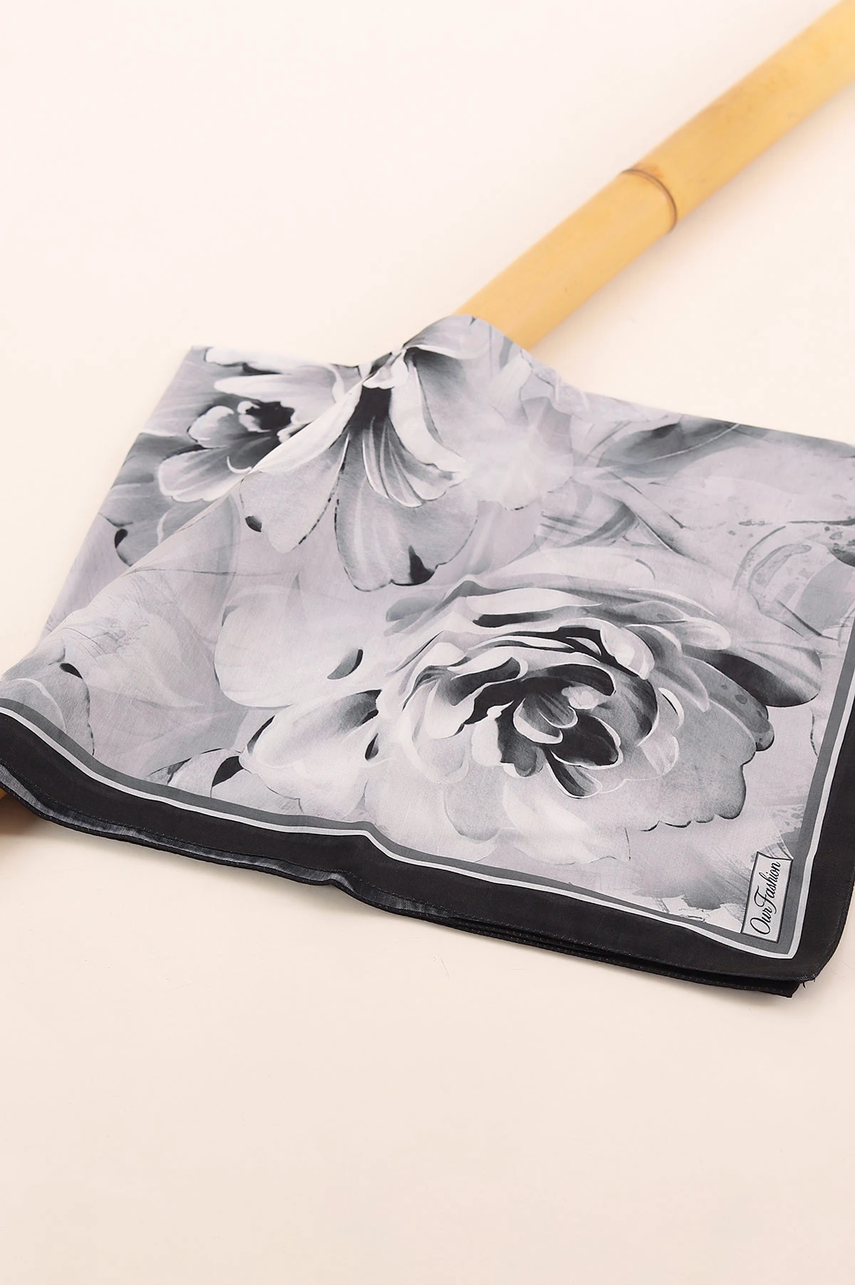 Gri 75x180 Cm Our Fashion Dijital Baskılı Desenli Soft Şal 408600