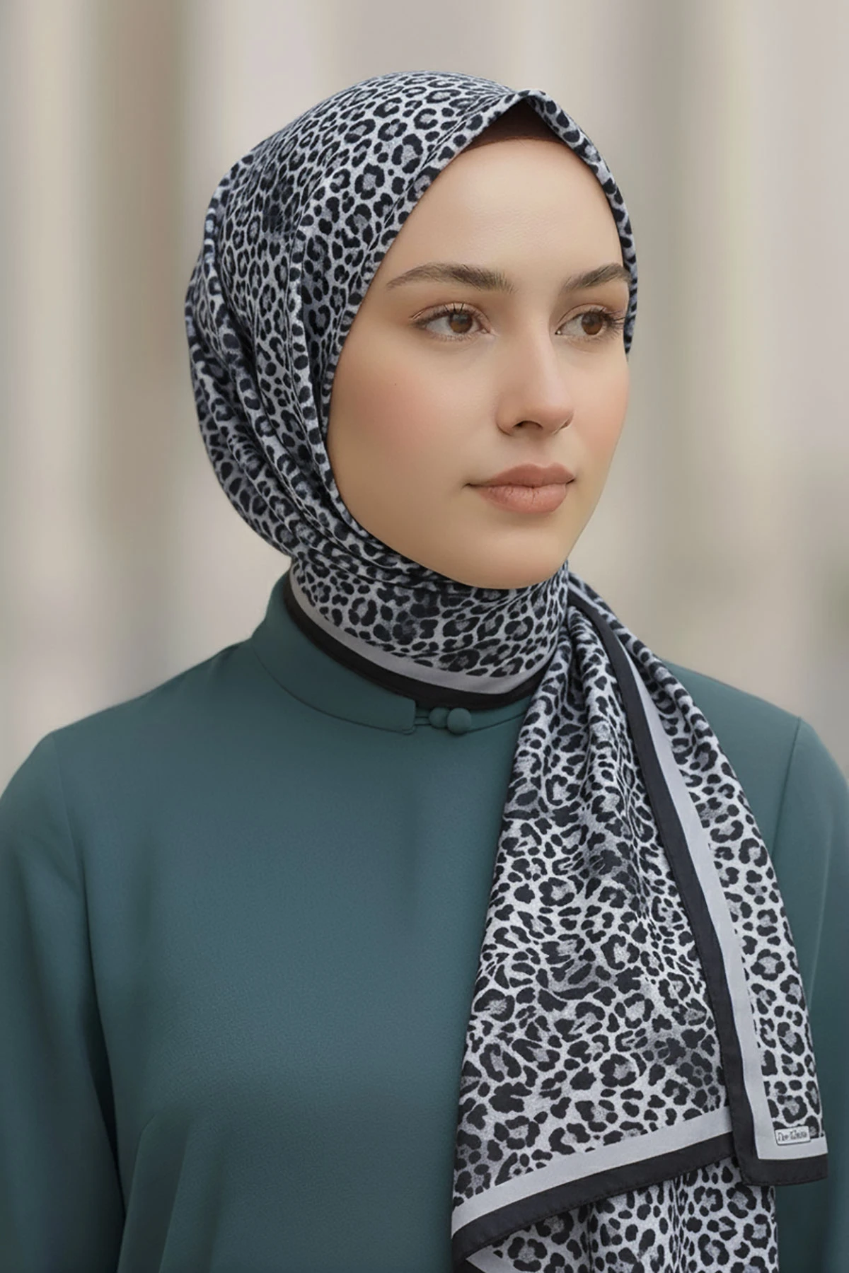 Gri 75x180 Cm Our Fashion Dijital Baskılı Leopar Desenli Soft Şal 408640