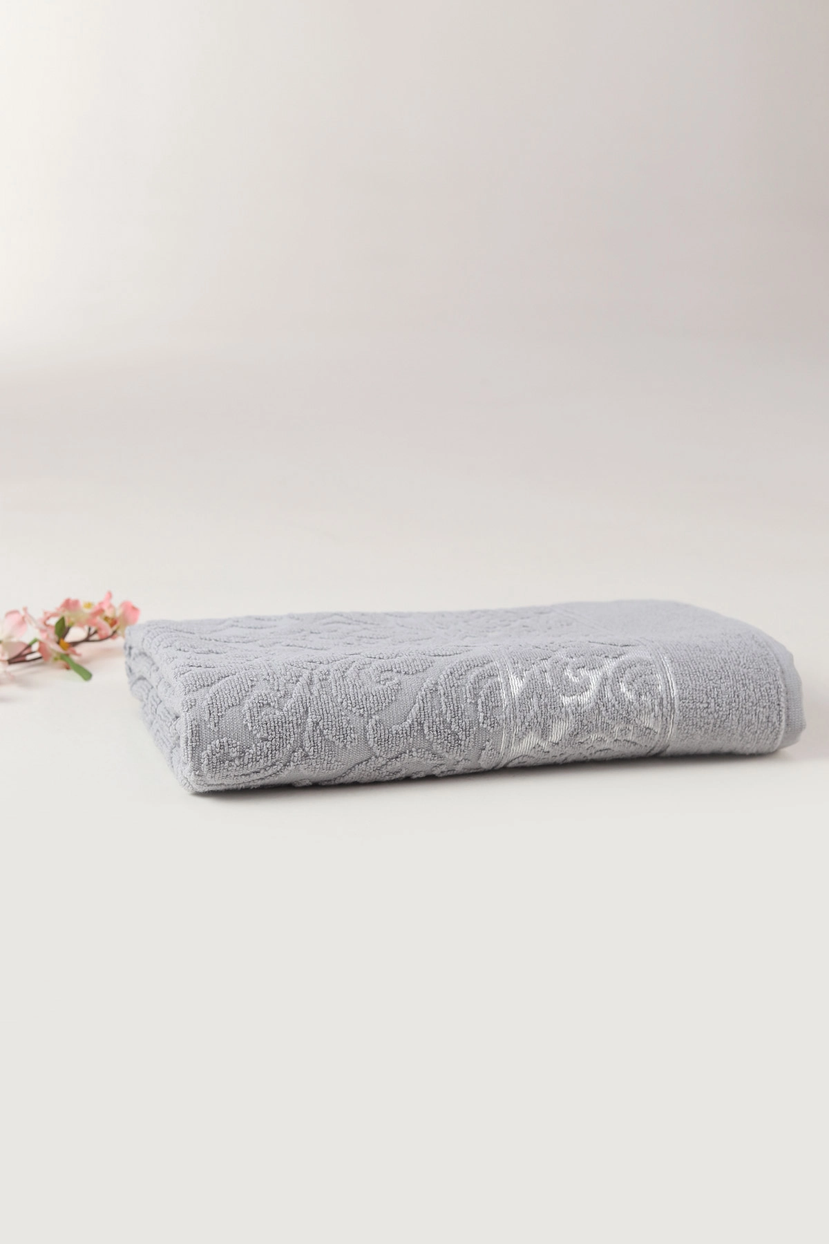 Gri 90x140 Cm Jakarlı Desenli Taç Banyo Havlusu 479187