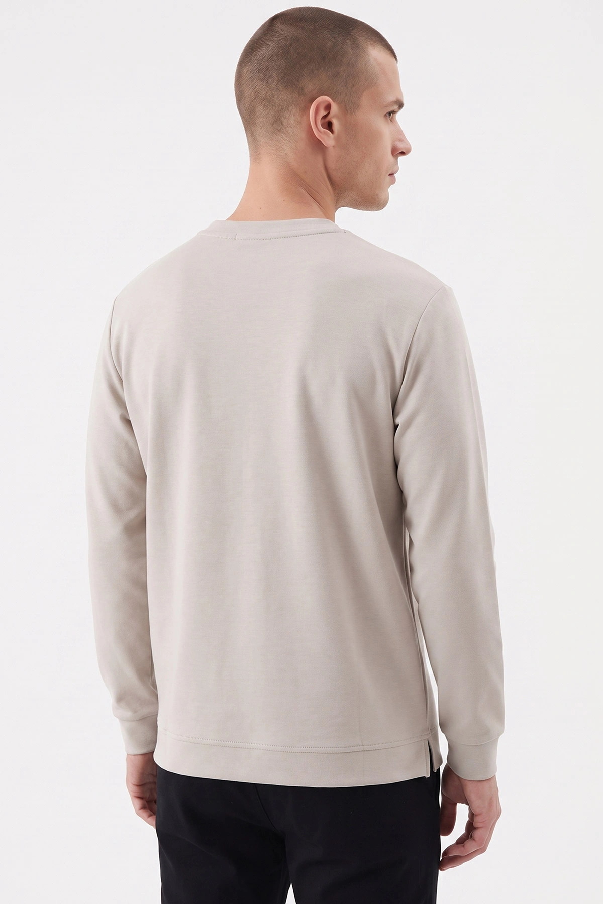 Gri Bisiklet Yaka Kabartma Detaylı Erkek Sweatshirt 482803
