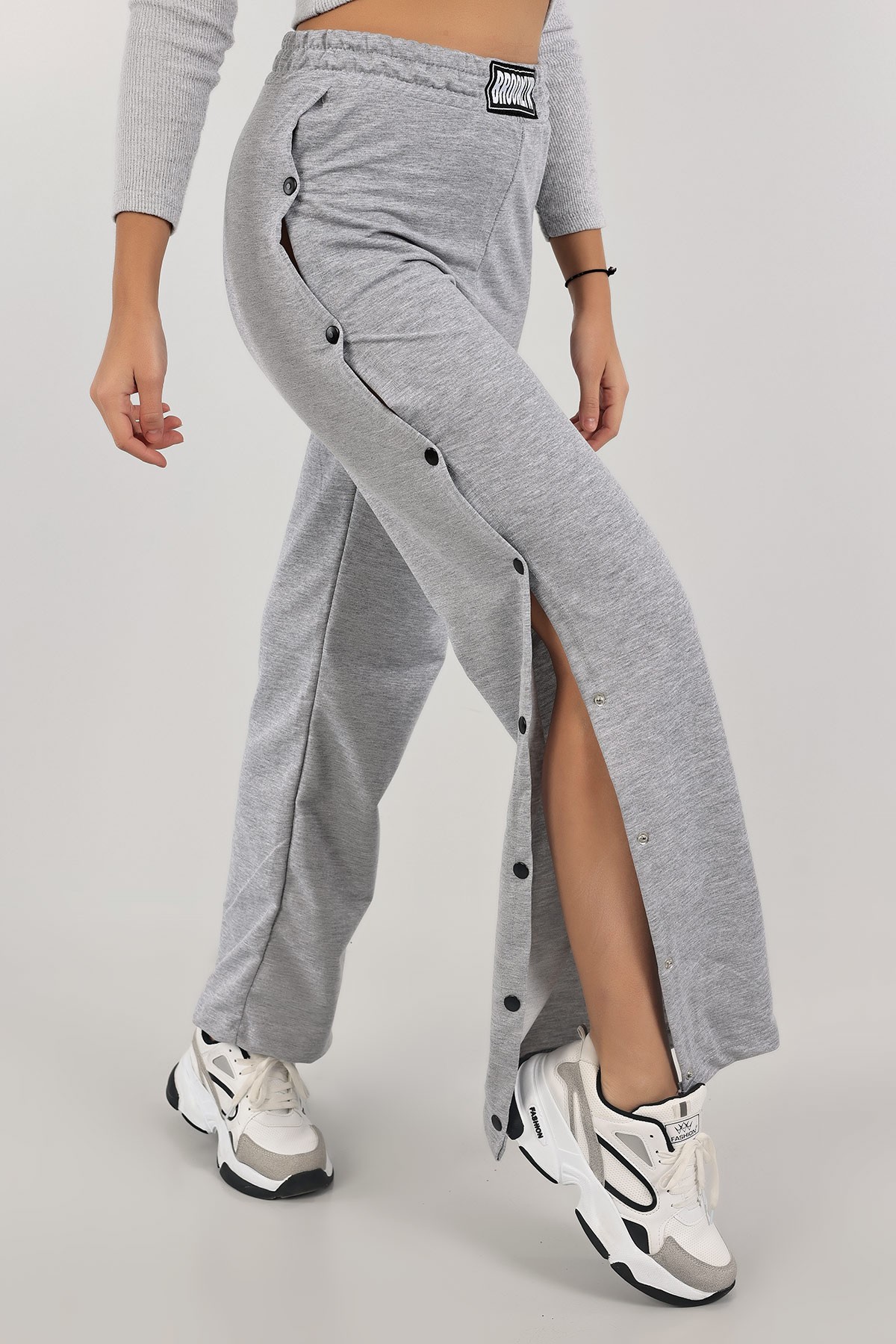 Gri Çıtçıtlı Bol Paça Eşofman Altı 139622