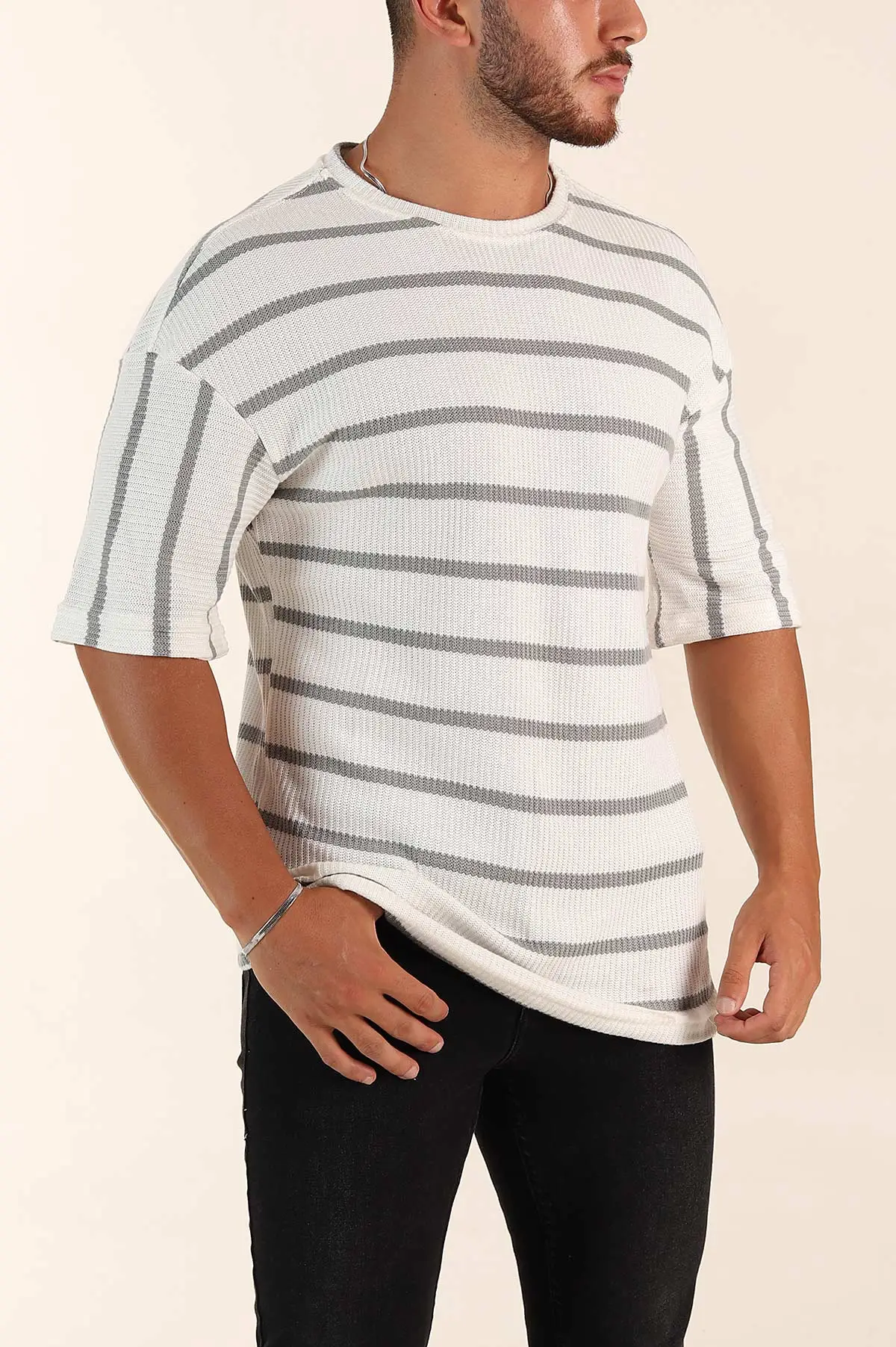 Gri Çizgili Oversize Jakarlı Delikli Erkek Triko Tişört 267401