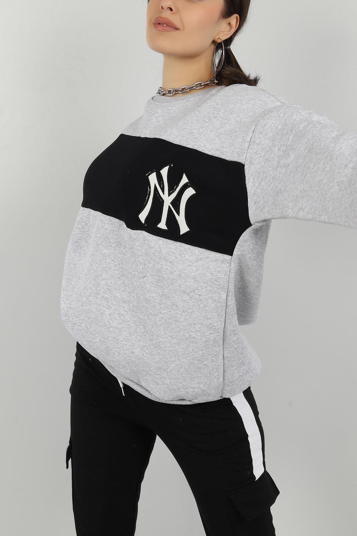 Gri Nakışlı İçi Şardonlu Bayan Sweat 146291