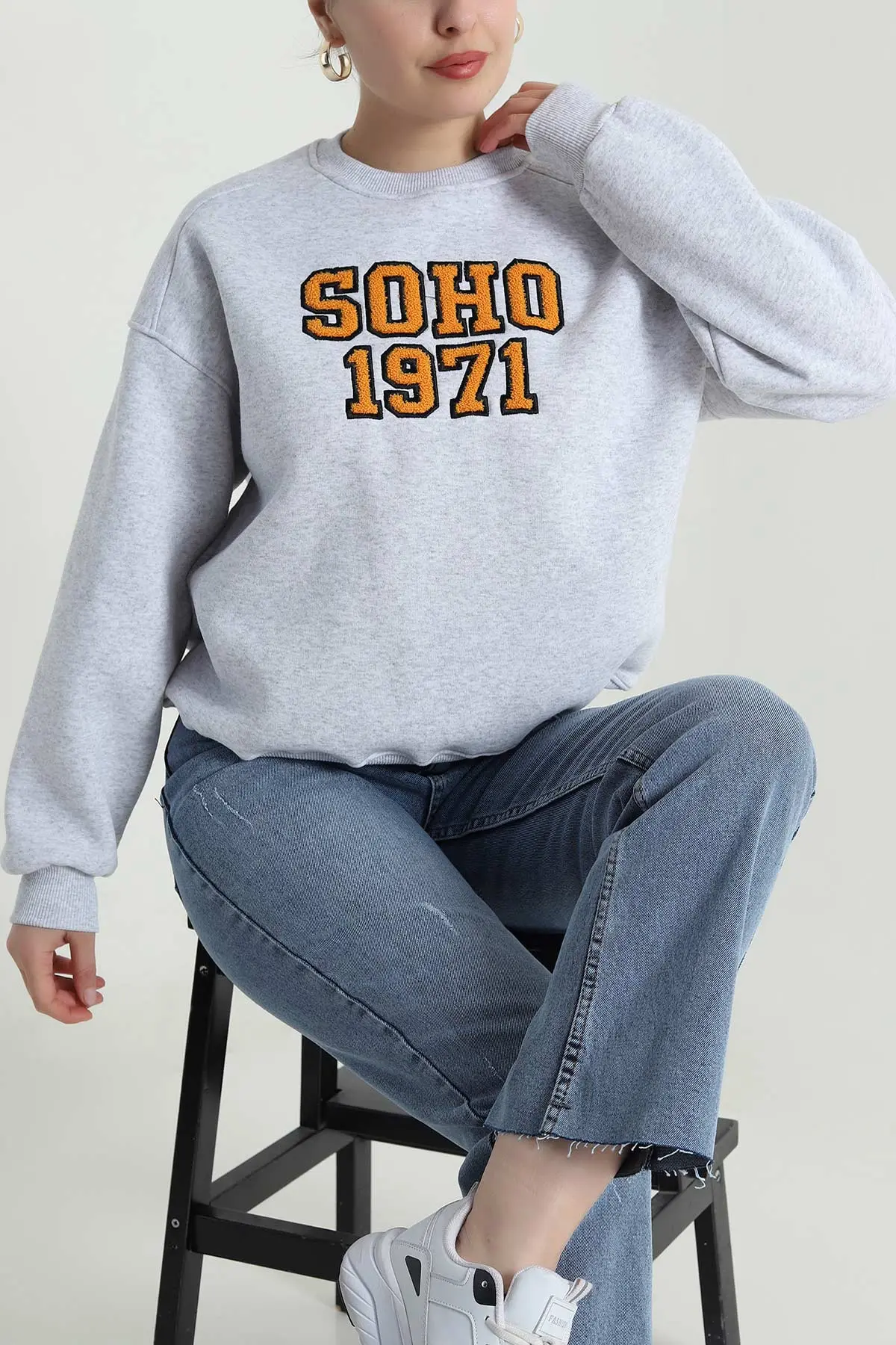 Gri Nakışlı Şardonlu Üç İp Kadın Sweat 493602