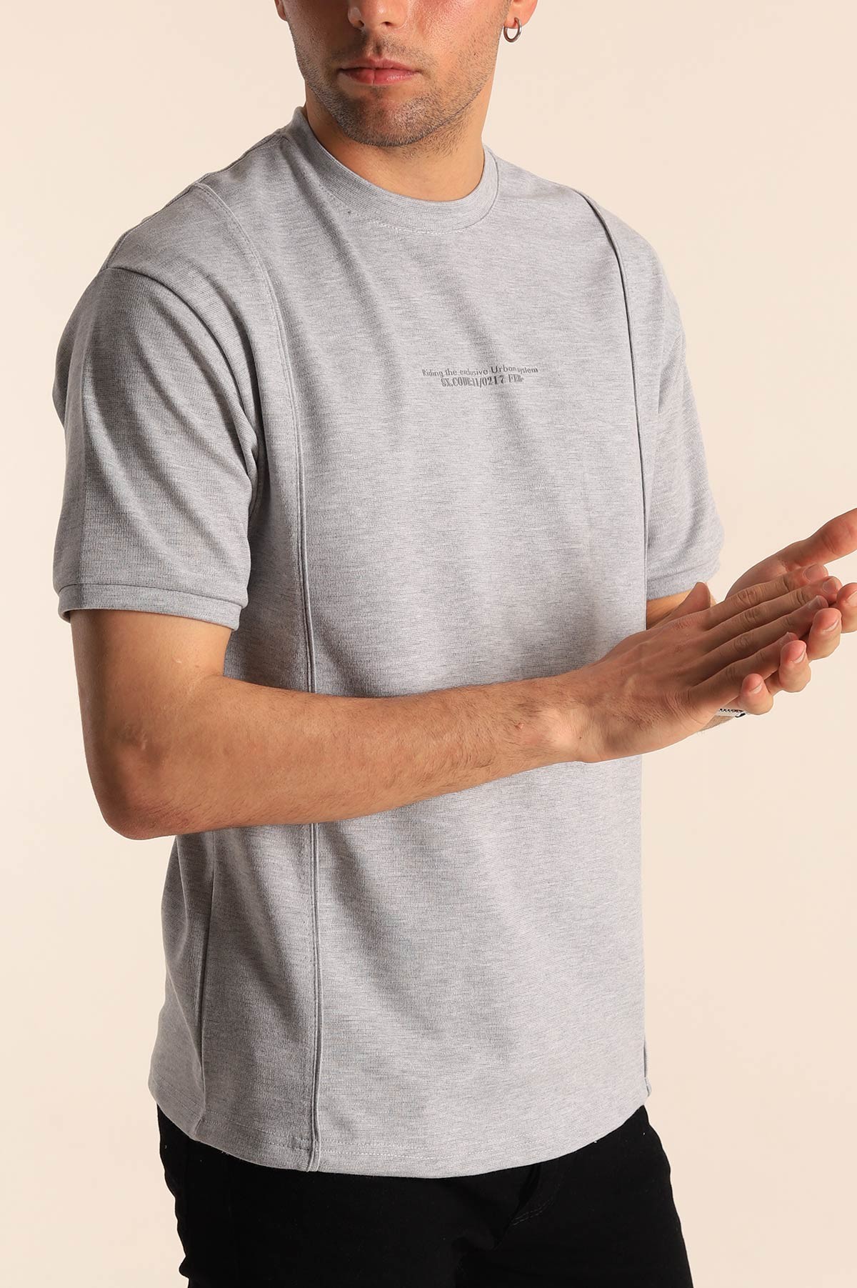 Gri Oversize Kabartma Yazılı Dikişli Erkek Tişört 181822