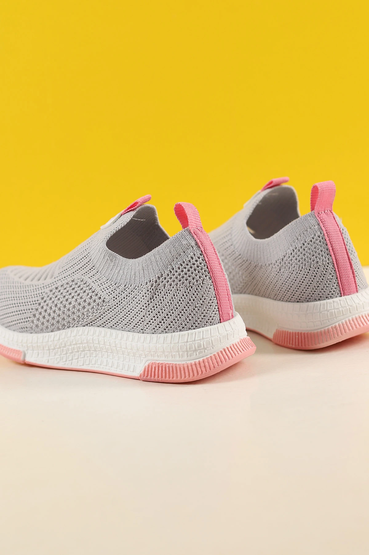 Gri Pembe (26-30 Patik)Triko Çocuk Spor Ayakkabı 257633