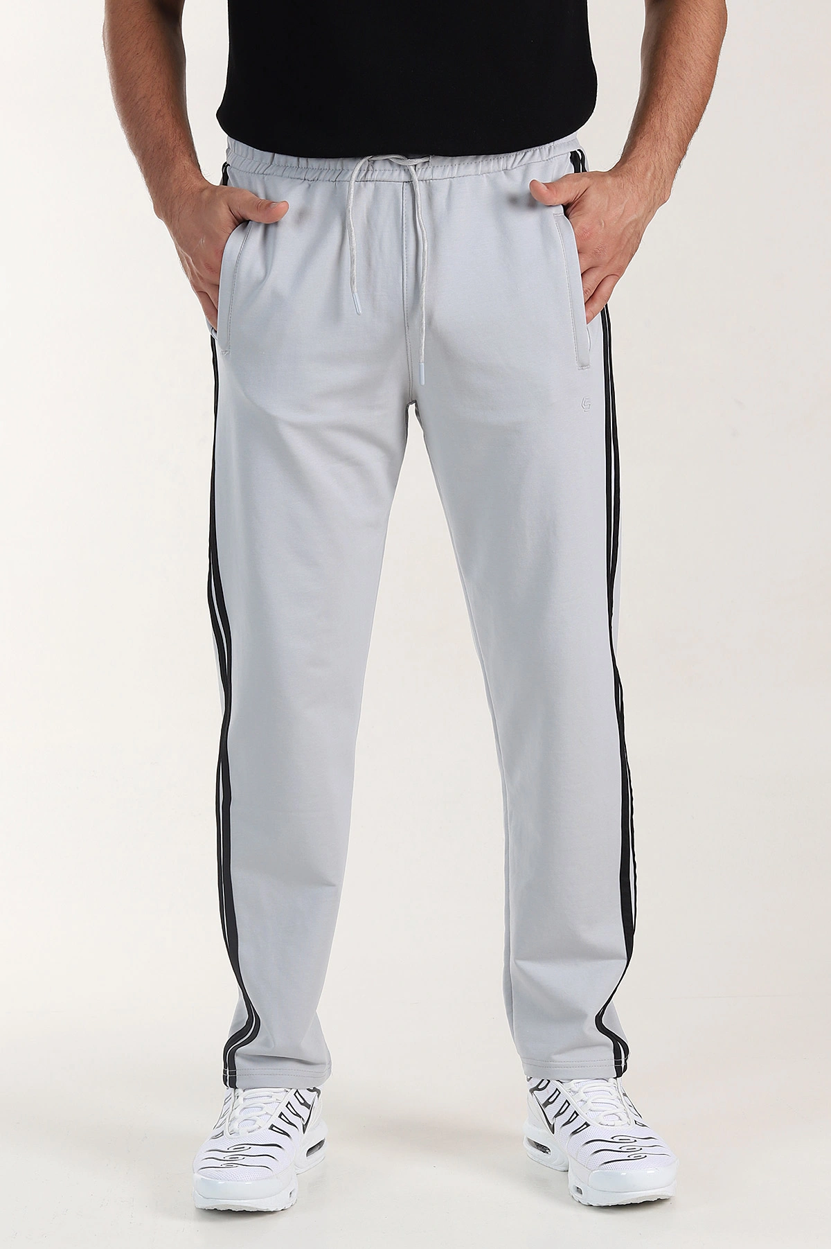 Gri Regular Fit Şerit Detaylı Fermuarlı Cepli Erkek Eşofman Altı 402382