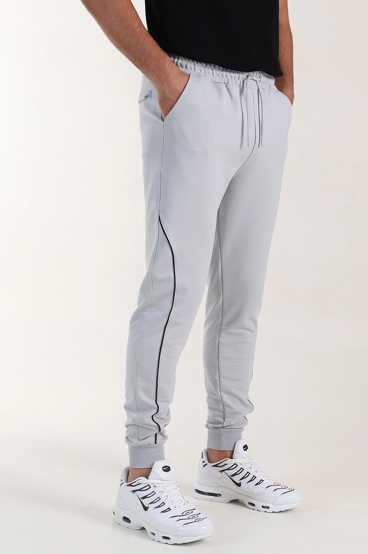 Gri Regular Fit Şerit Detaylı Paça Lastikli Erkek Eşofman Altı 402376