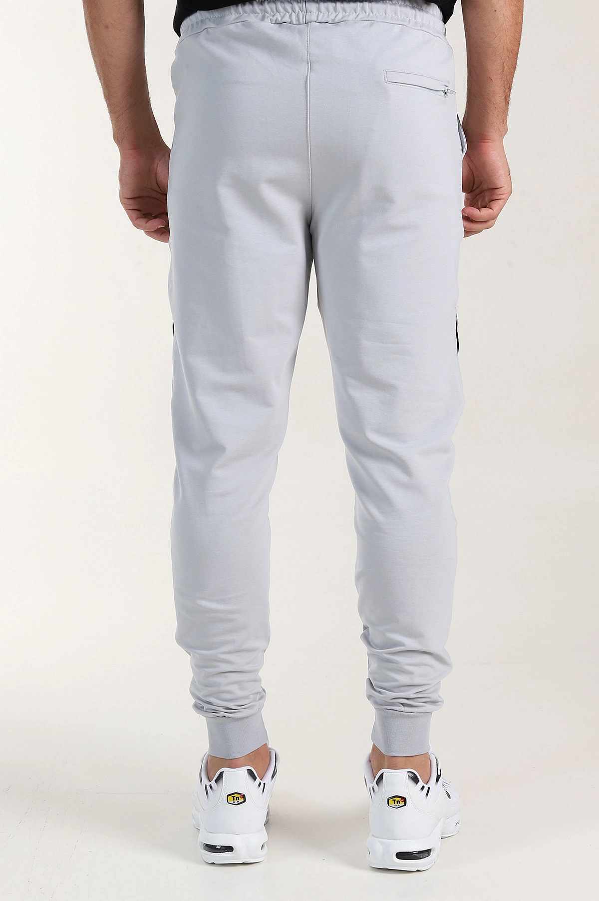 Gri Regular Fit Şerit Detaylı Paça Lastikli Erkek Eşofman Altı 402376