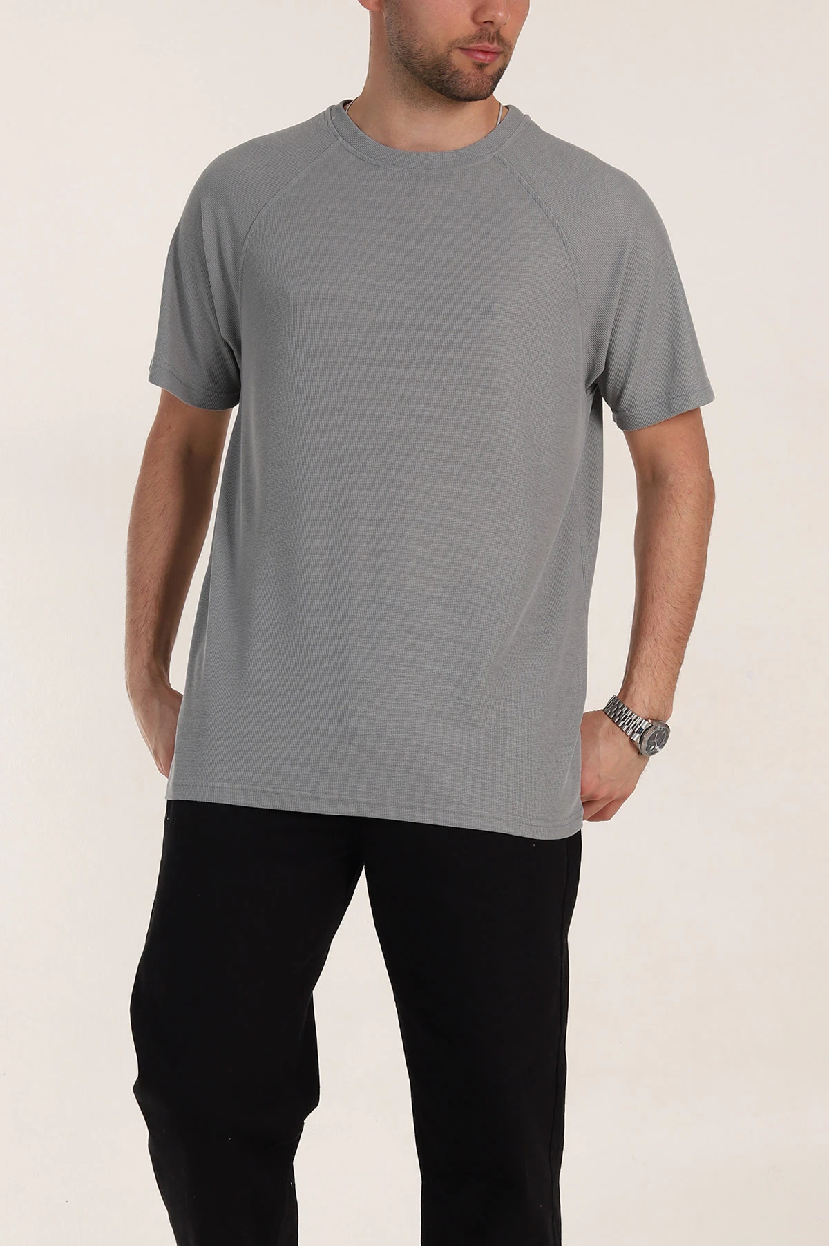 Gri Relaxed Fit Petek Dokulu Reglan Kol Basic Erkek Tişört 352027