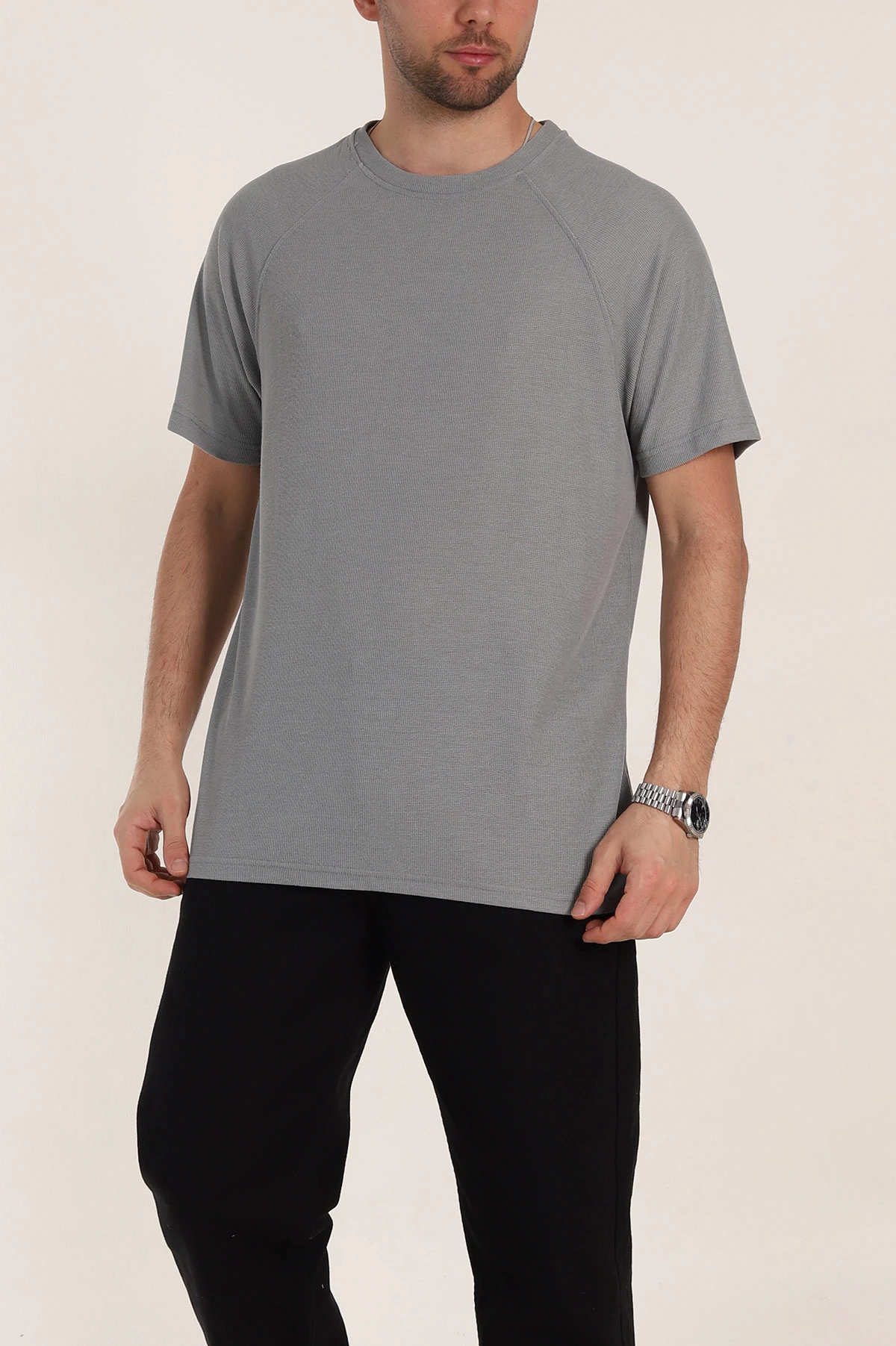 Gri Relaxed Fit Petek Dokulu Reglan Kol Basic Erkek Tişört 352027