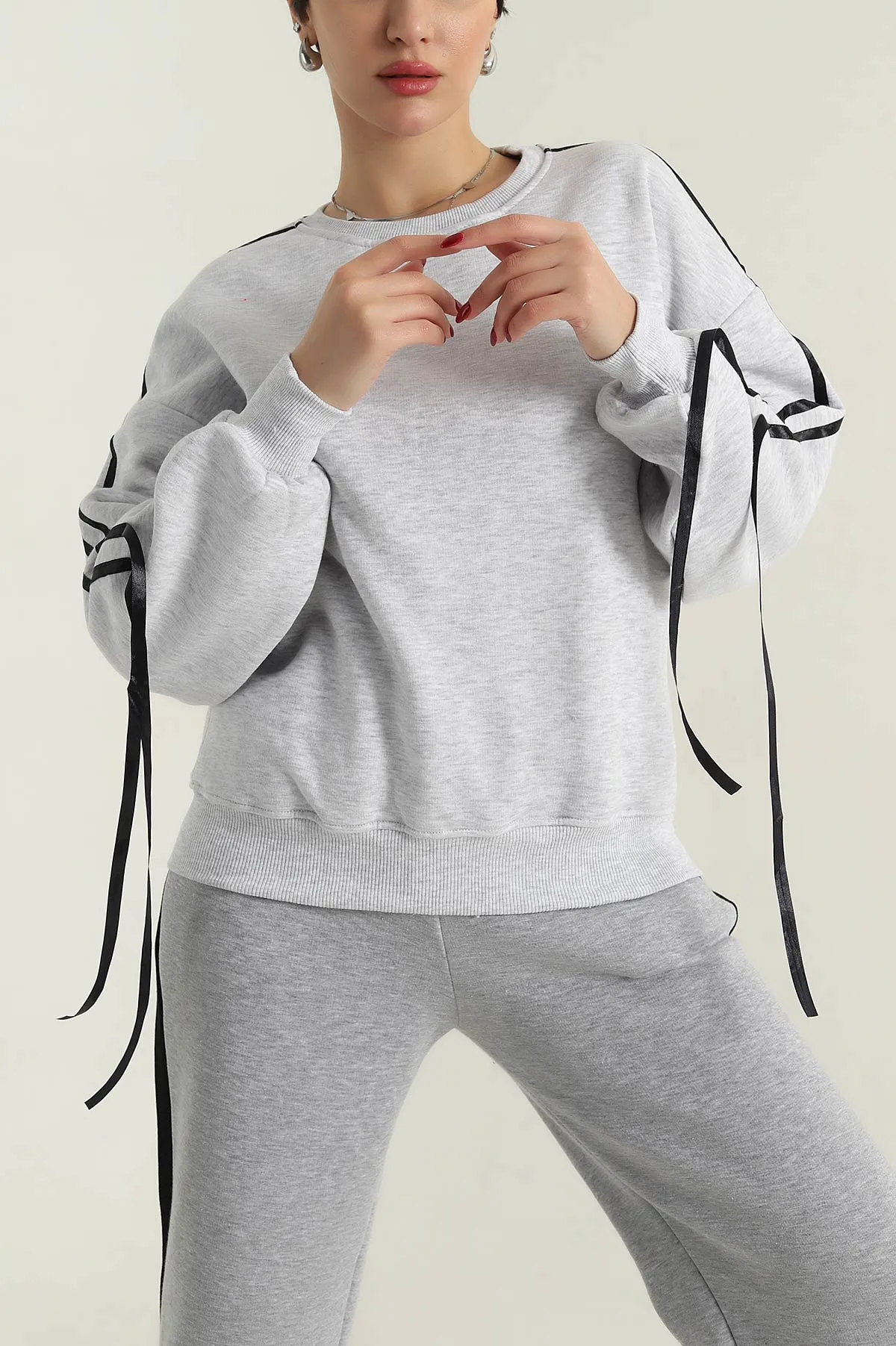 Gri Şerit Detay Şardonlu Üç İp Kadın Sweat 413801