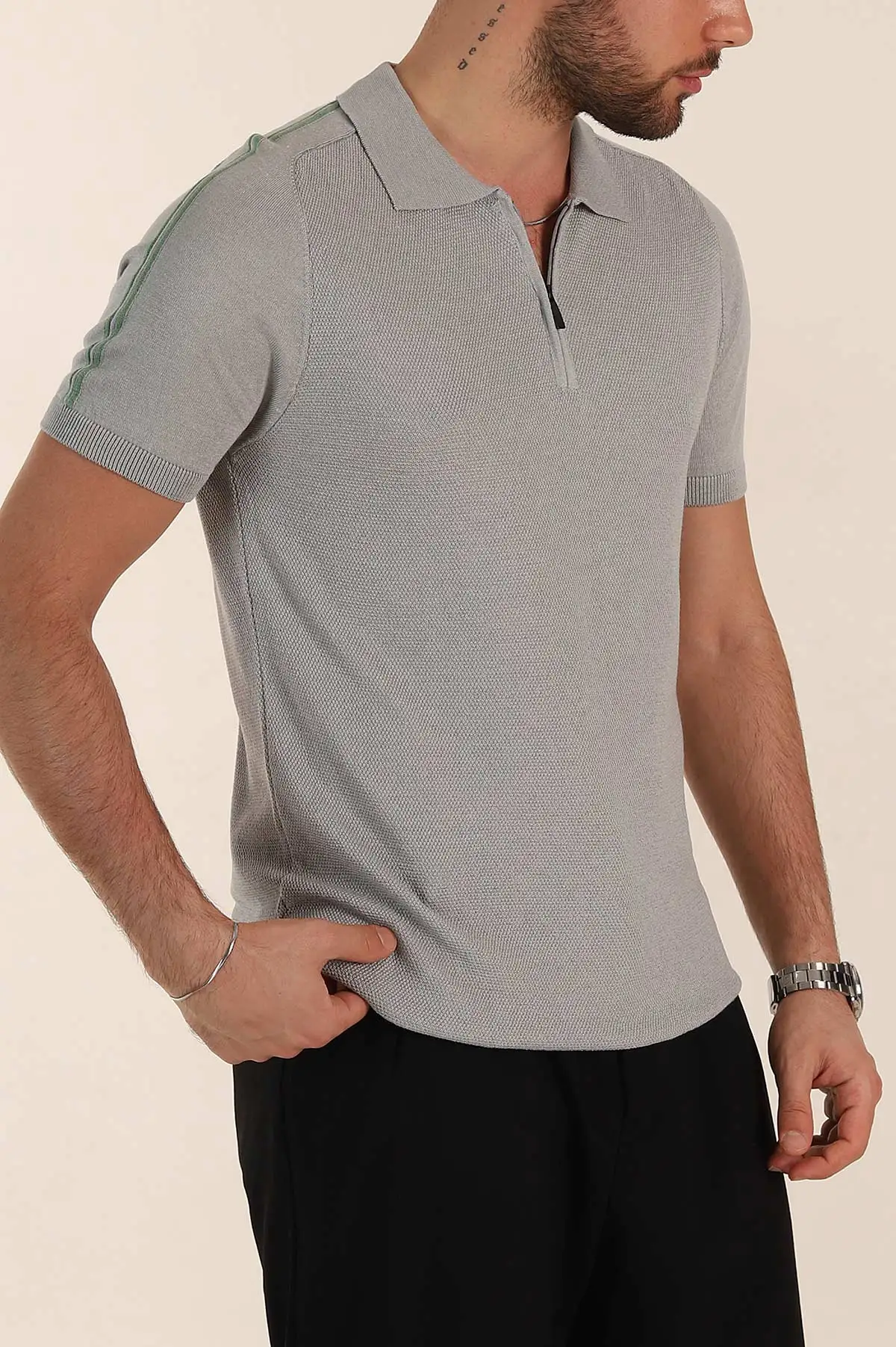 Gri Slim Fit Omuz Şerit Detaylı Fermuarlı Polo Yaka Erkek Triko Tişört 358400