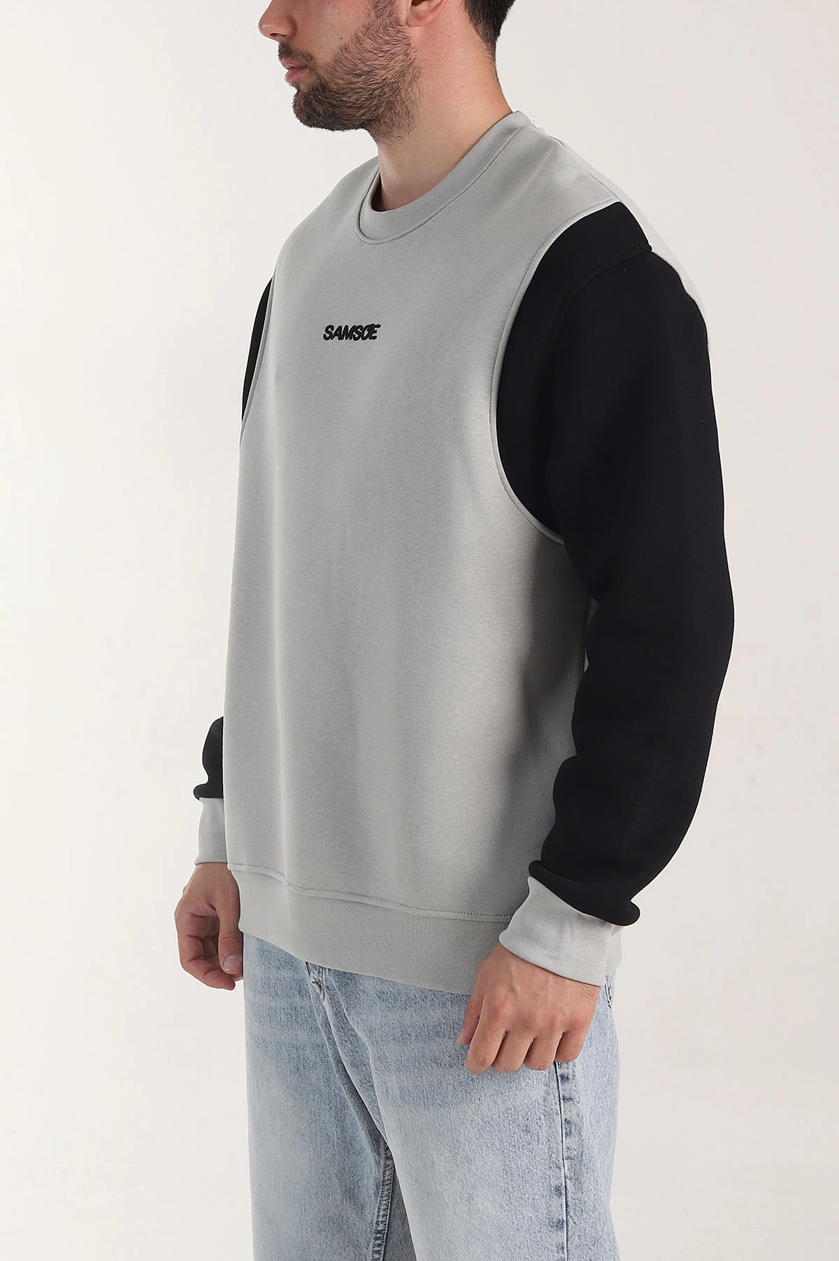 Gri Yazı Detaylı Bisiklet Yaka Erkek Sweatshirt 404765