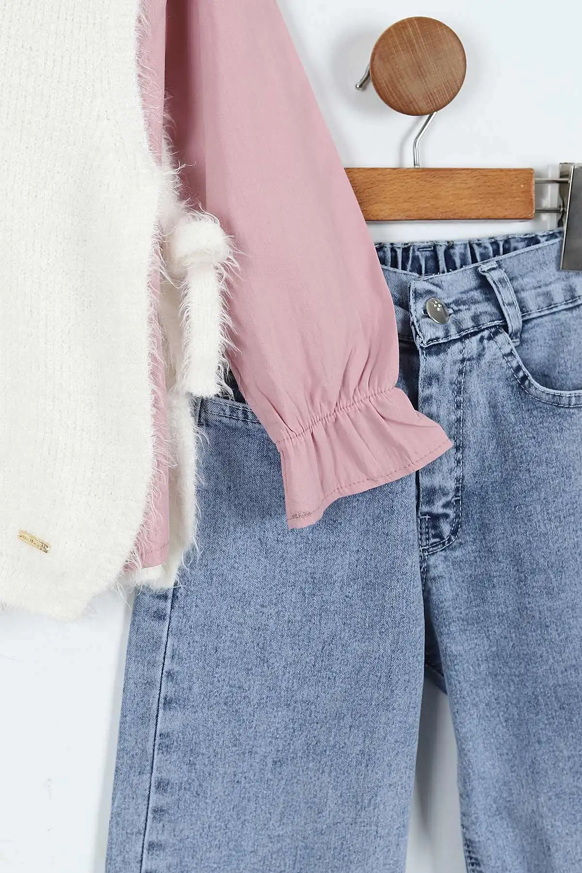 Gül Kurusu (1-9 Yaş) Bebe Yaka Gömlekli Sakallı  Süveterli  ve Kot  Pantolonlu  Kız Çocuk 3'lü Takım 410347