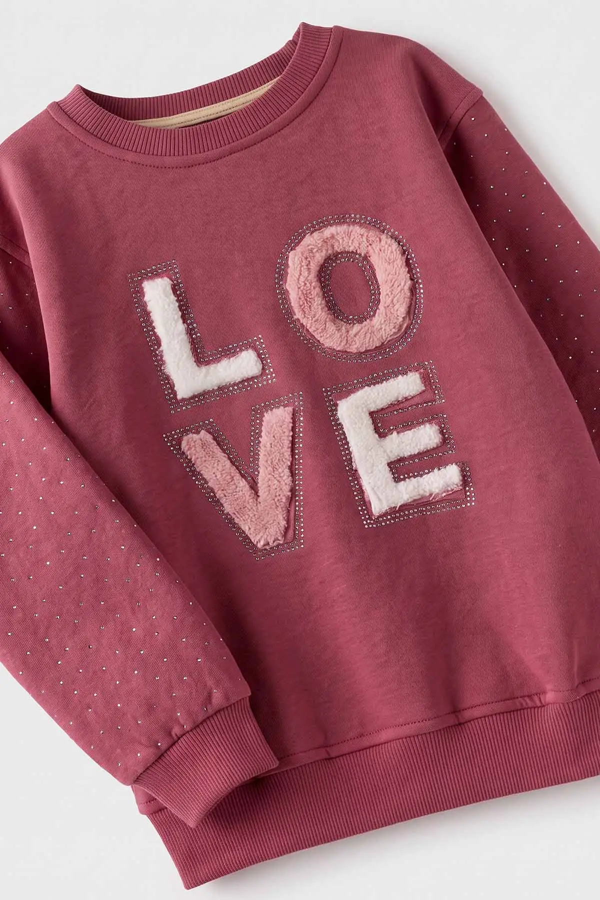 Gül Kurusu (2-12 Yaş) Love Nakışlı Taşlı  İçi Şardonlu Kız Çocuk Sweatshirt 483274