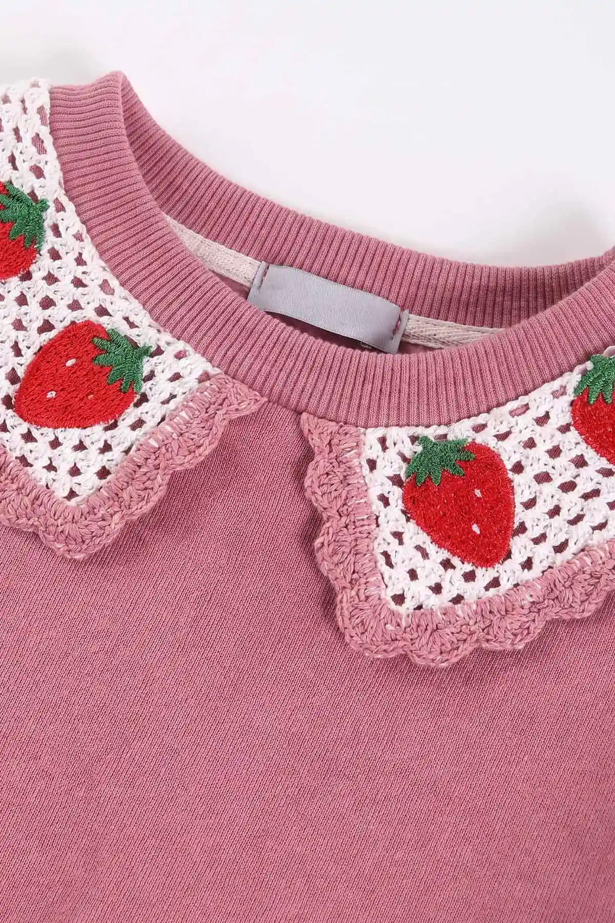 Gül Kurusu (4-11 Yaş) Yakası Çilek Nakışlı 3 İp Şardonlu Kız Çocuk Kışlık Takım 483037