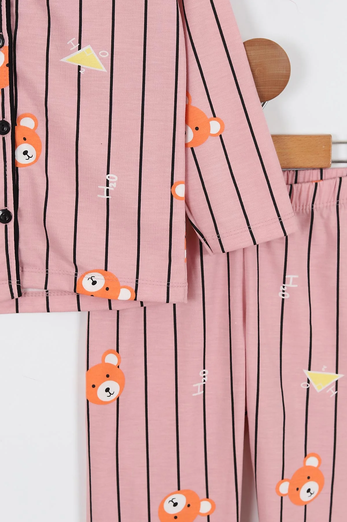Gül Kurusu (4-12 Yaş) Ayıcık Baskılı Ön Düğmeli Göz Bandı Detaylı Kız Çocuk Pijama Takım 337916