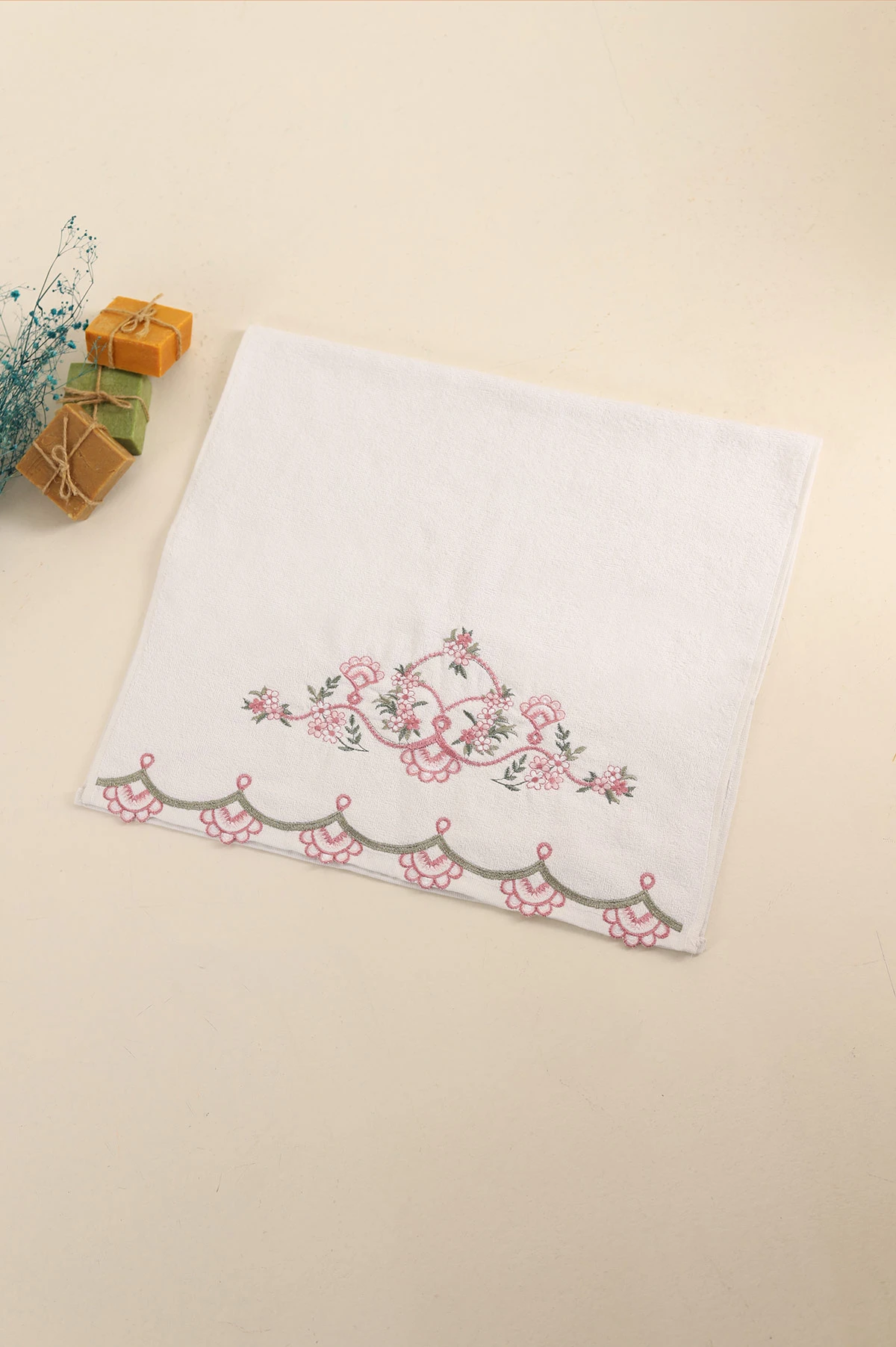 Gül Kurusu 50x90 cm Kadife Nakışlı Havlu 288728