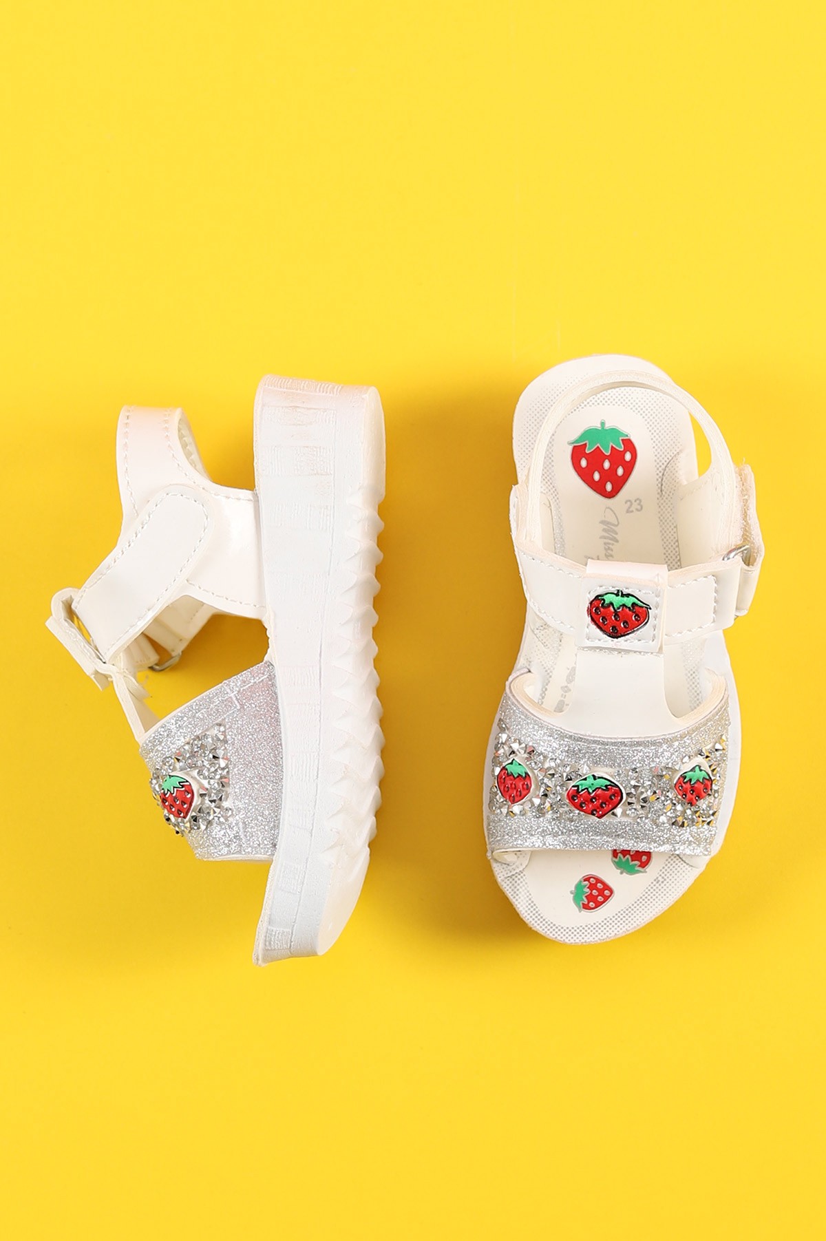Gümüş (23-25 Bebe) Çilek Baskılı Taş Detaylı Kız Bebe Sandalet 198761