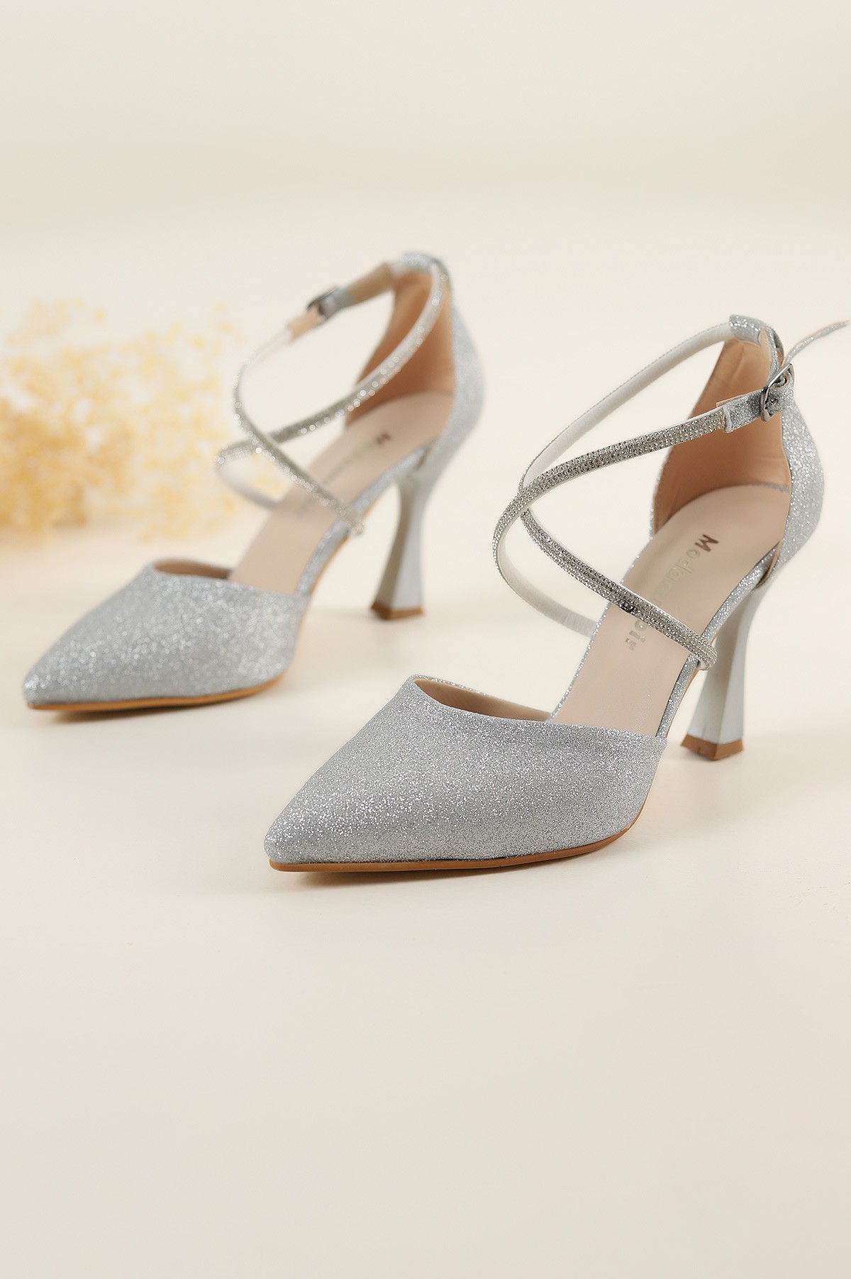 Gümüş Simli Taşlı Bilek Kemerli Topuklu Ayakkabı 207097