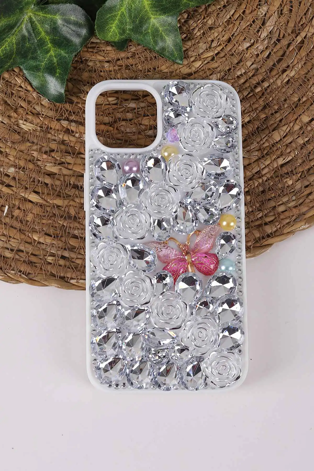 Gümüş TeknoCase İPhone 13 Uyumlu Daisy Case Serisi Taşlı Vakumlu Sert Silikon Telefon Kılıfı 431029