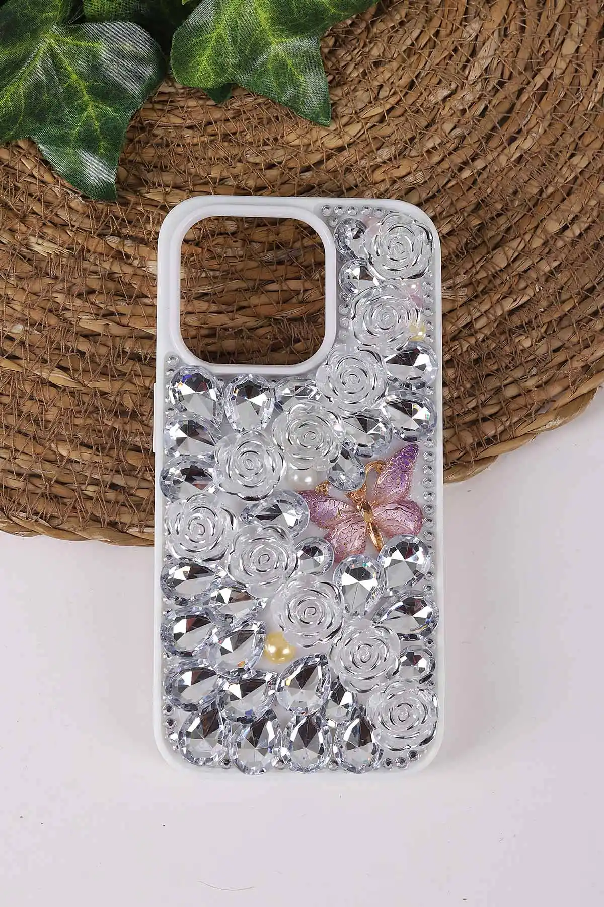 Gümüş TeknoCase İPhone 15 Pro Uyumlu Daisy Case Serisi Taşlı Vakumlu Sert Silikon Telefon Kılıfı 431072